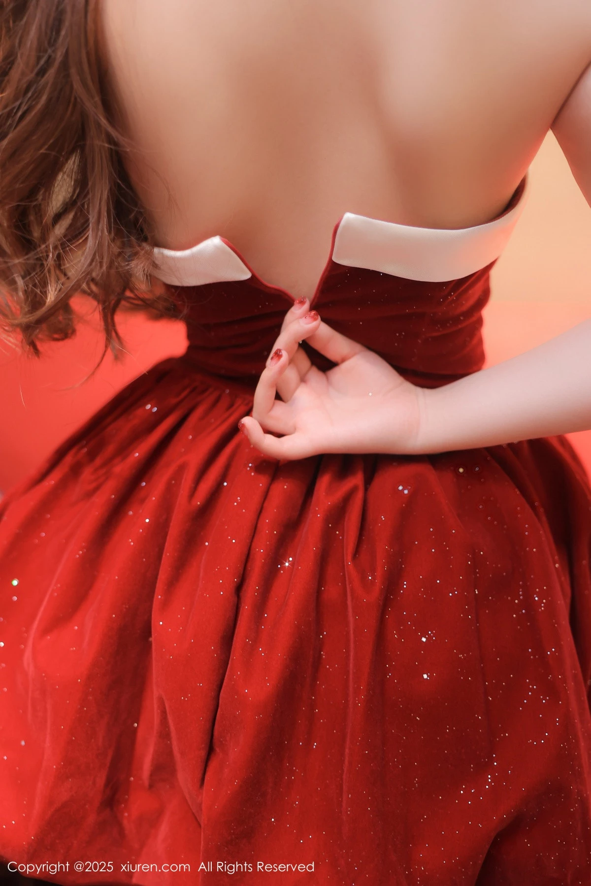 秀人集.com_[XiuRen秀人网]No.9927_模特蛋蛋宝性感红色连衣短裙配超薄黑丝秀丰腴身材撩人诱惑写真75P