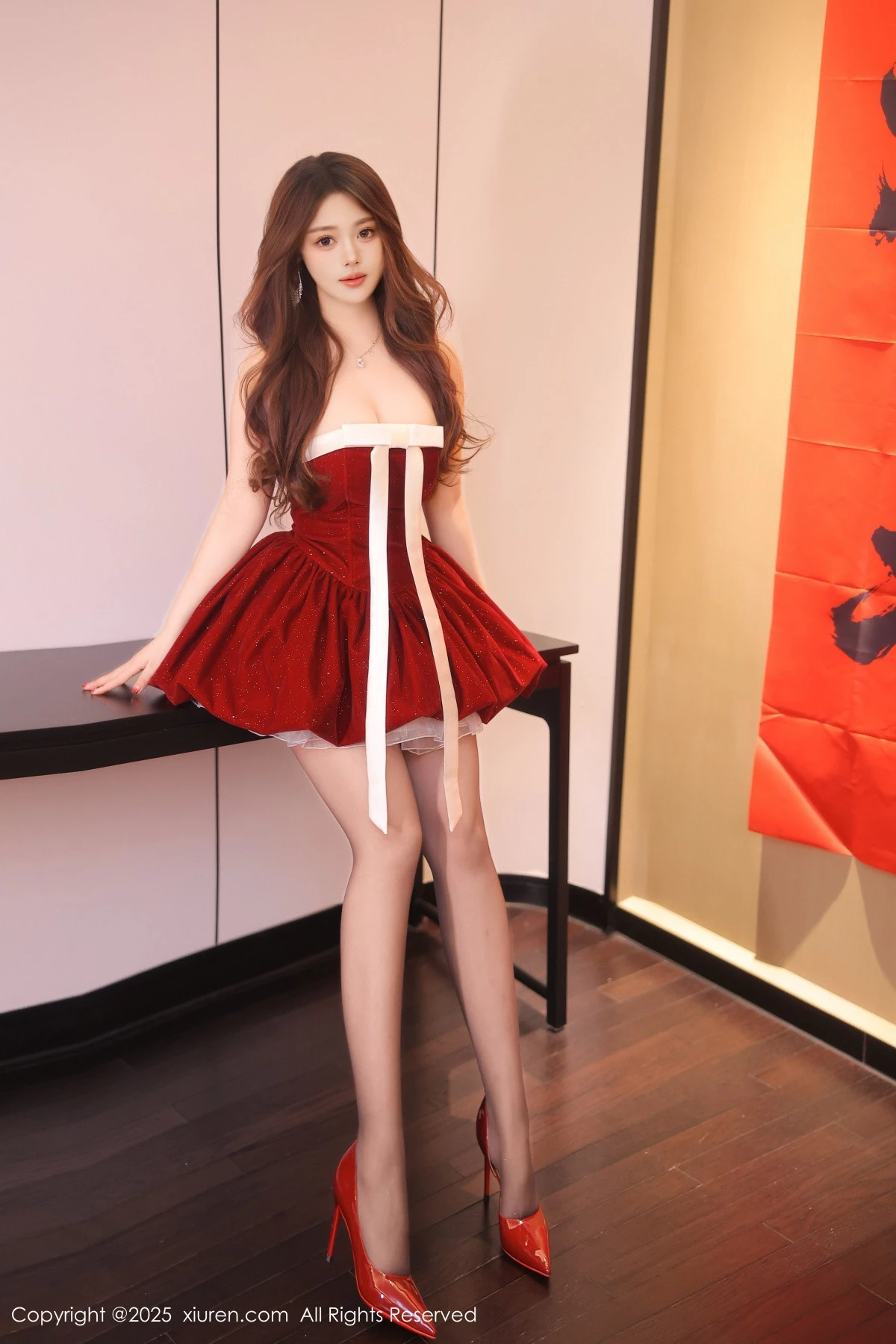 秀人集.com_[XiuRen秀人网]No.9927_模特蛋蛋宝性感红色连衣短裙配超薄黑丝秀丰腴身材撩人诱惑写真75P