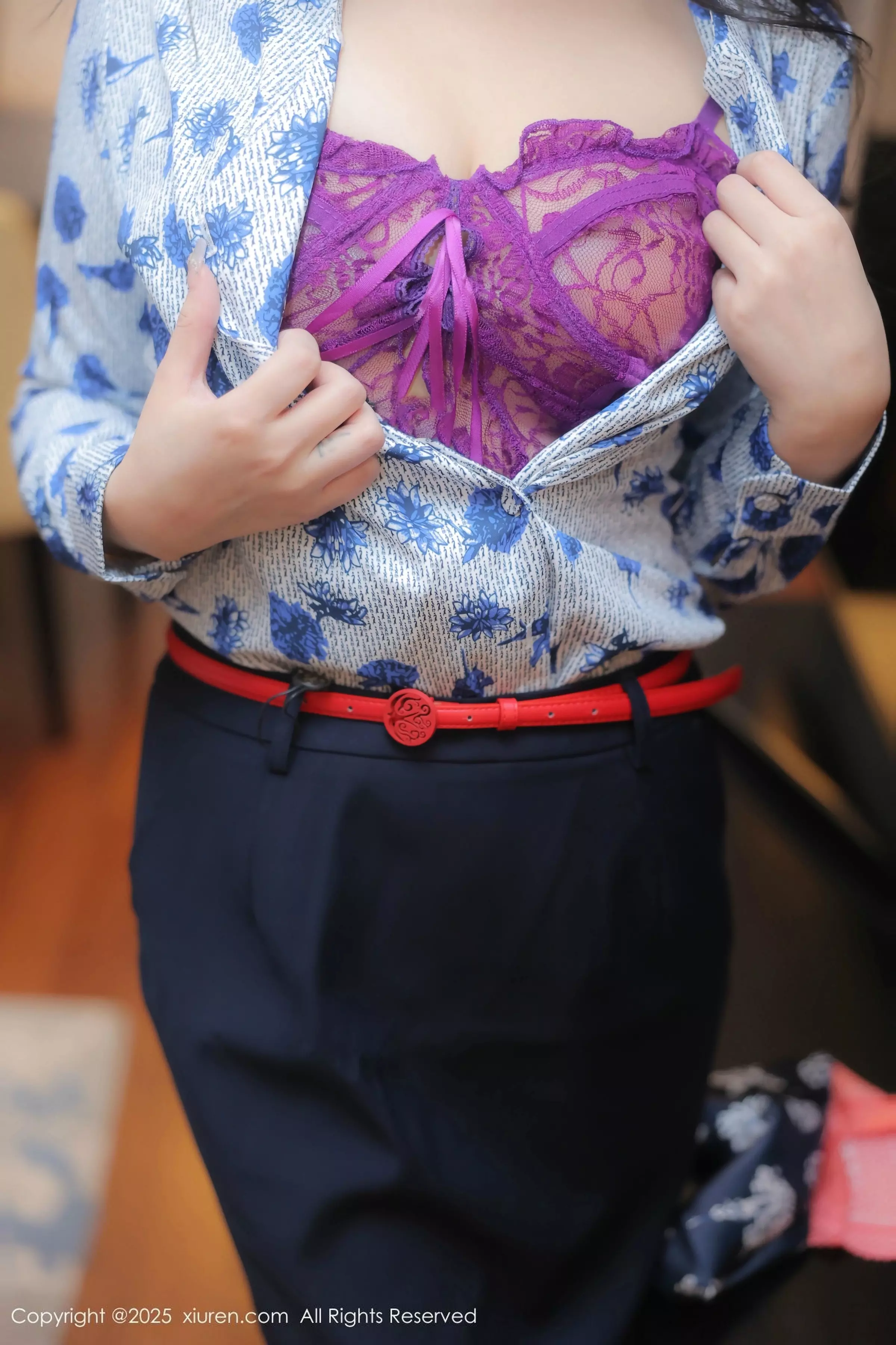 秀人集.com_[XiuRen秀人网]No.10041_模特希雅sia性感空姐制服露紫色情趣内衣秀丰腴身材完美诱惑写真59P