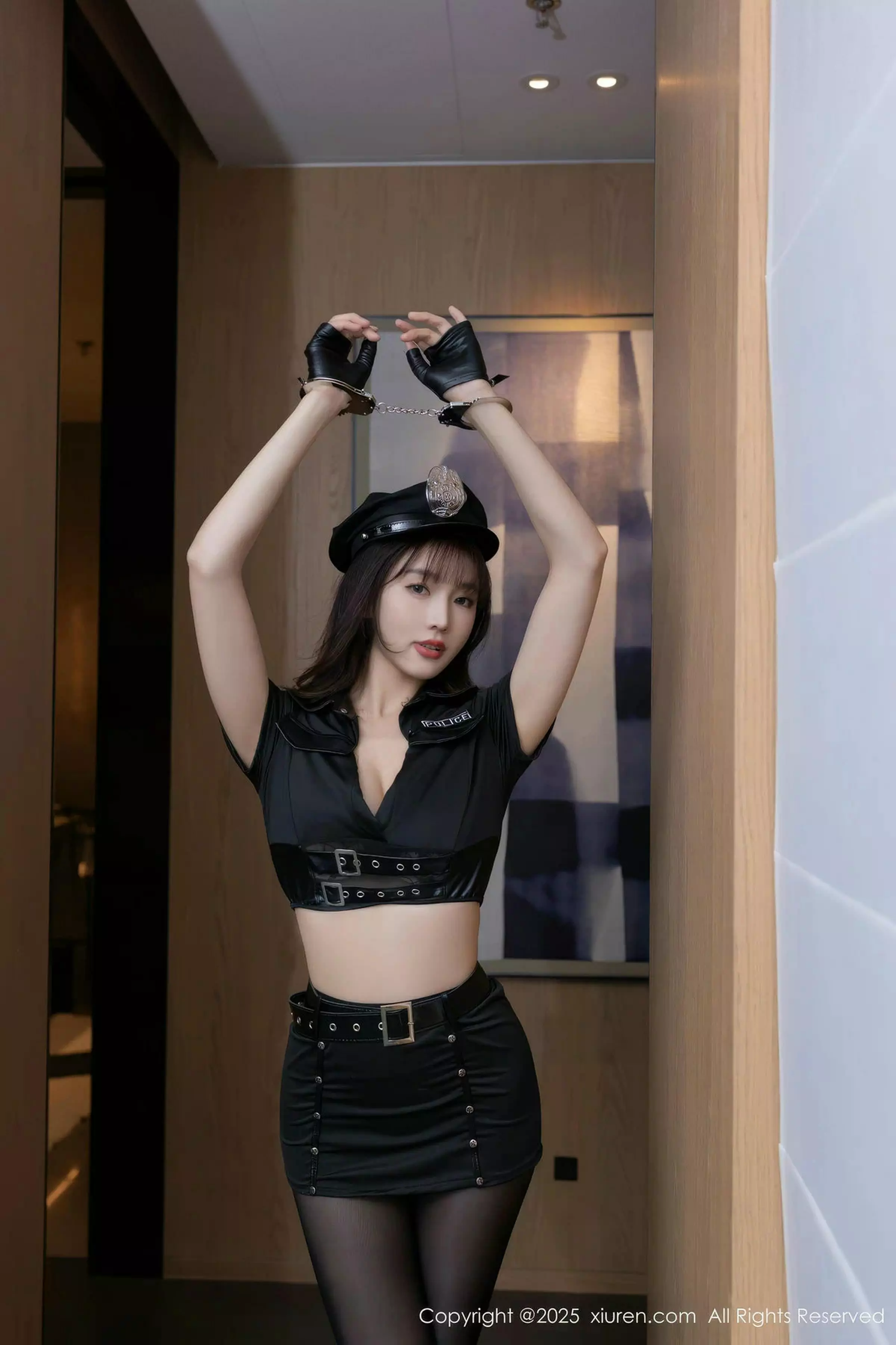 秀人集.com_[XiuRen秀人网]No.10081_模特陆萱萱性感制服短裙露超薄黑丝秀完美身材惹火诱惑写真81P