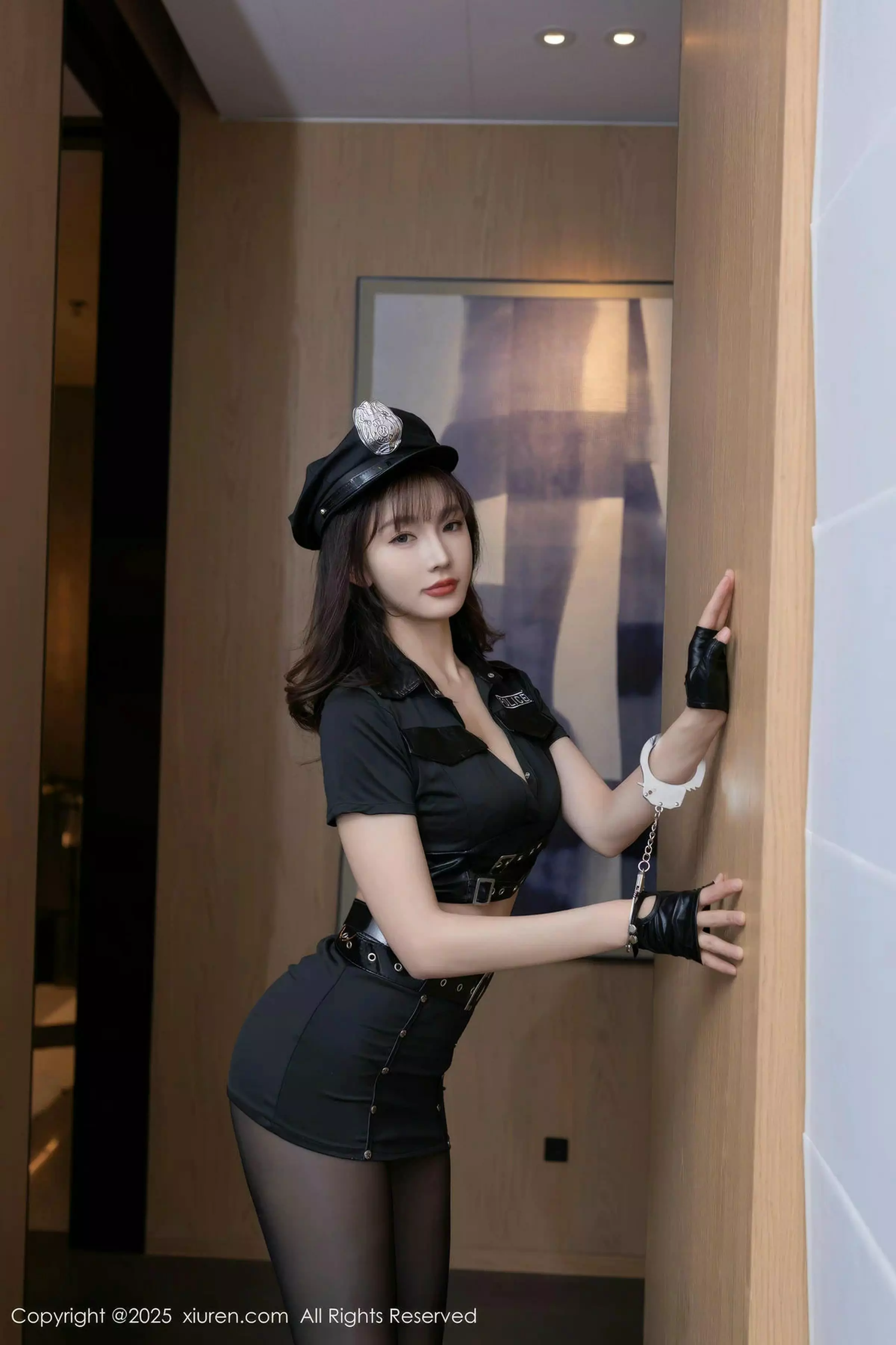 秀人集.com_[XiuRen秀人网]No.10081_模特陆萱萱性感制服短裙露超薄黑丝秀完美身材惹火诱惑写真81P