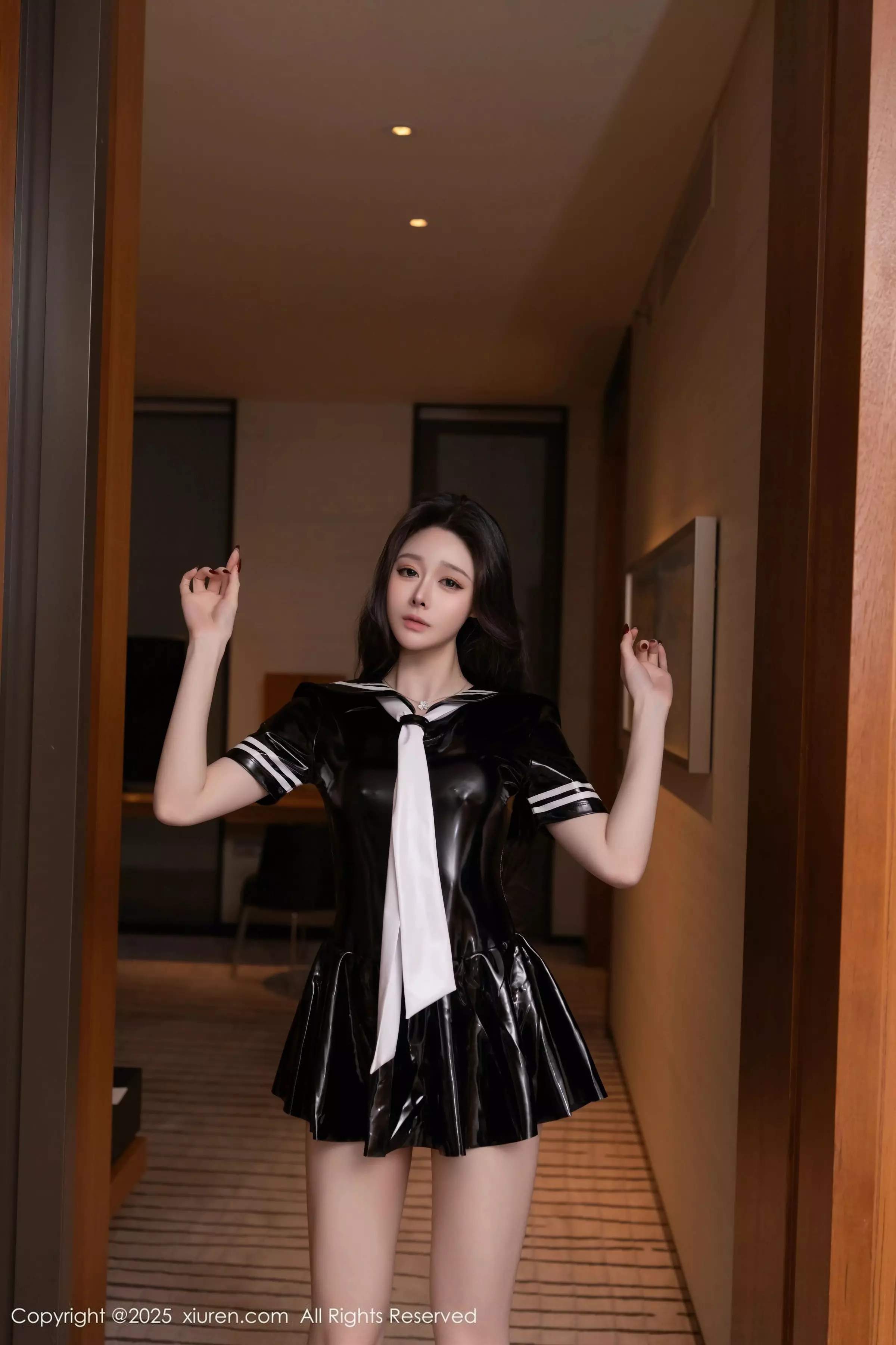 秀人集.com_[XiuRen秀人网]No.10087_模特小逗逗性感黑色胶衣+魅惑连体黑丝秀曼妙身姿撩人诱惑写真82P