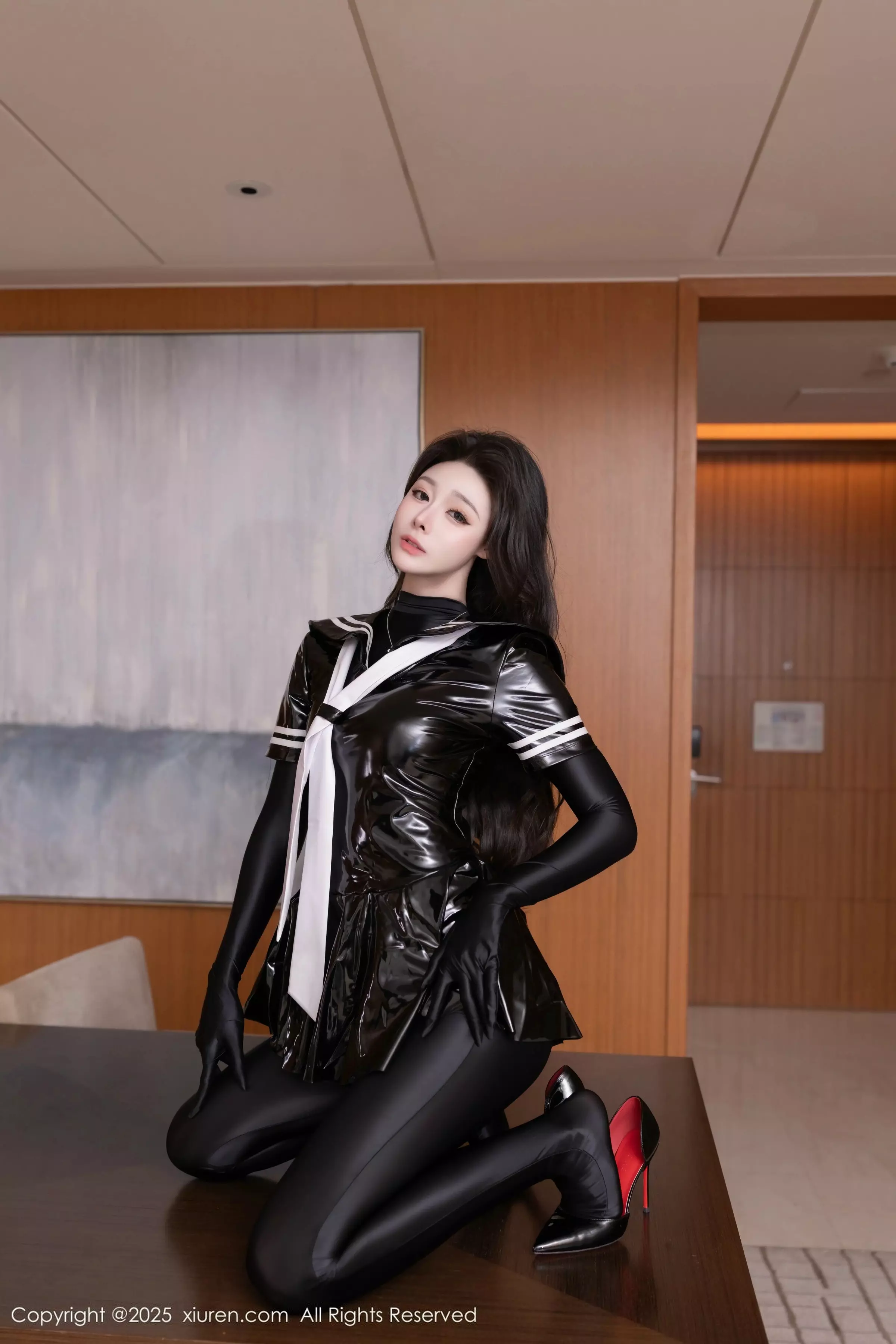 秀人集.com_[XiuRen秀人网]No.10087_模特小逗逗性感黑色胶衣+魅惑连体黑丝秀曼妙身姿撩人诱惑写真82P