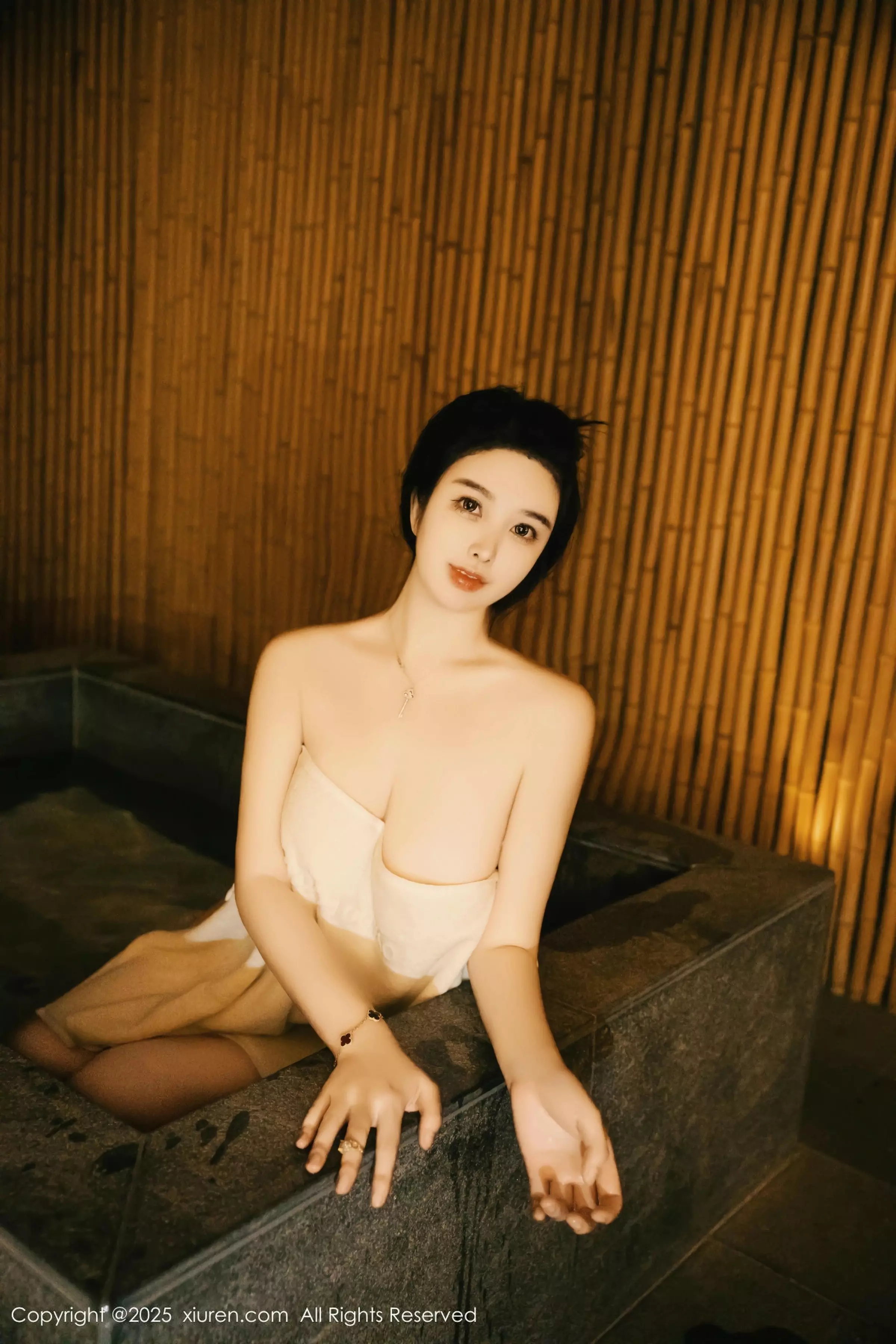 秀人集.com_[XiuRen秀人网]No.10091_模特林若凡F温泉主题性感白色浴巾半撩秀丰腴身材惹火诱惑写真37P