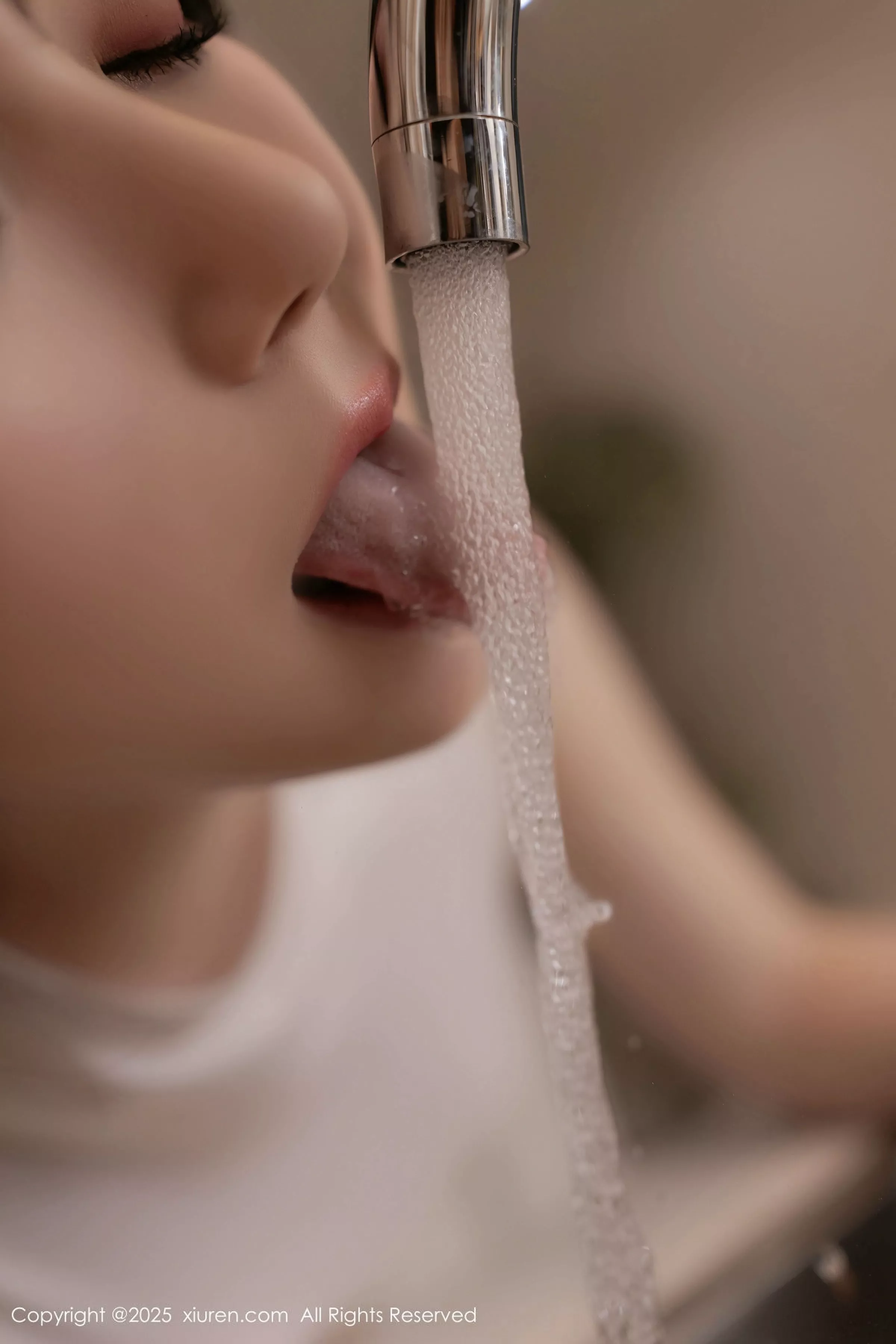 秀人集.com_[XiuRen秀人网]No.10112_模特鱼子酱Fish性感黑色运动服露白色内衣秀曼妙身材诱惑写真58P