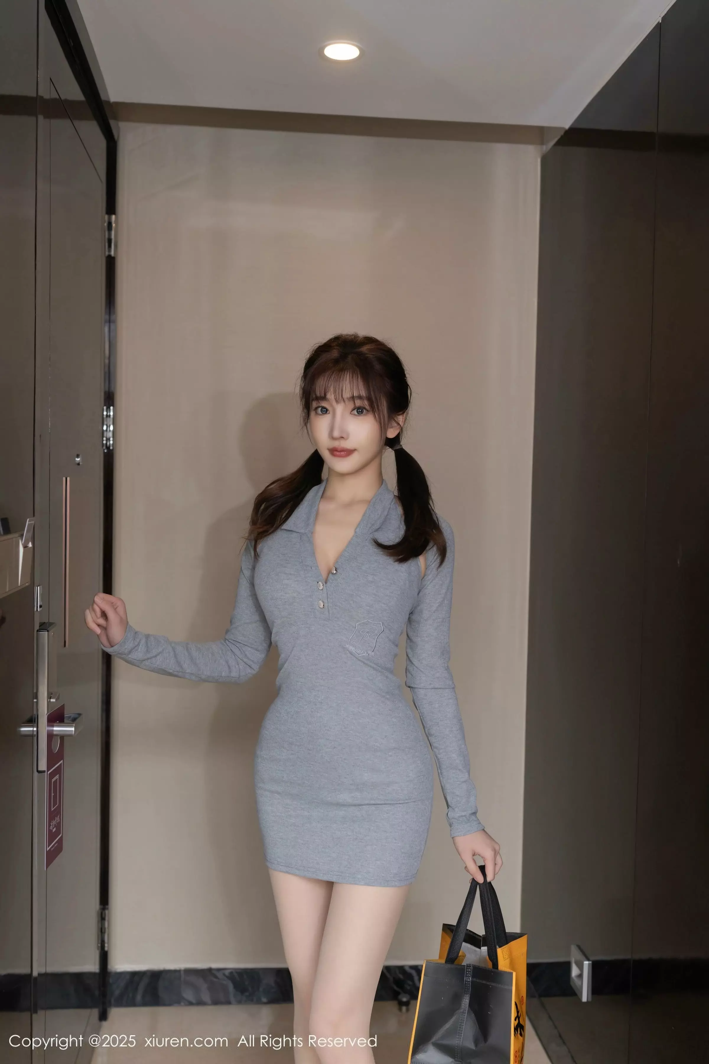 秀人集.com_[XiuRen秀人网]No.10049_模特陆萱萱性感灰色连衣短裙配超薄肉丝秀柔美身姿诱惑写真80P