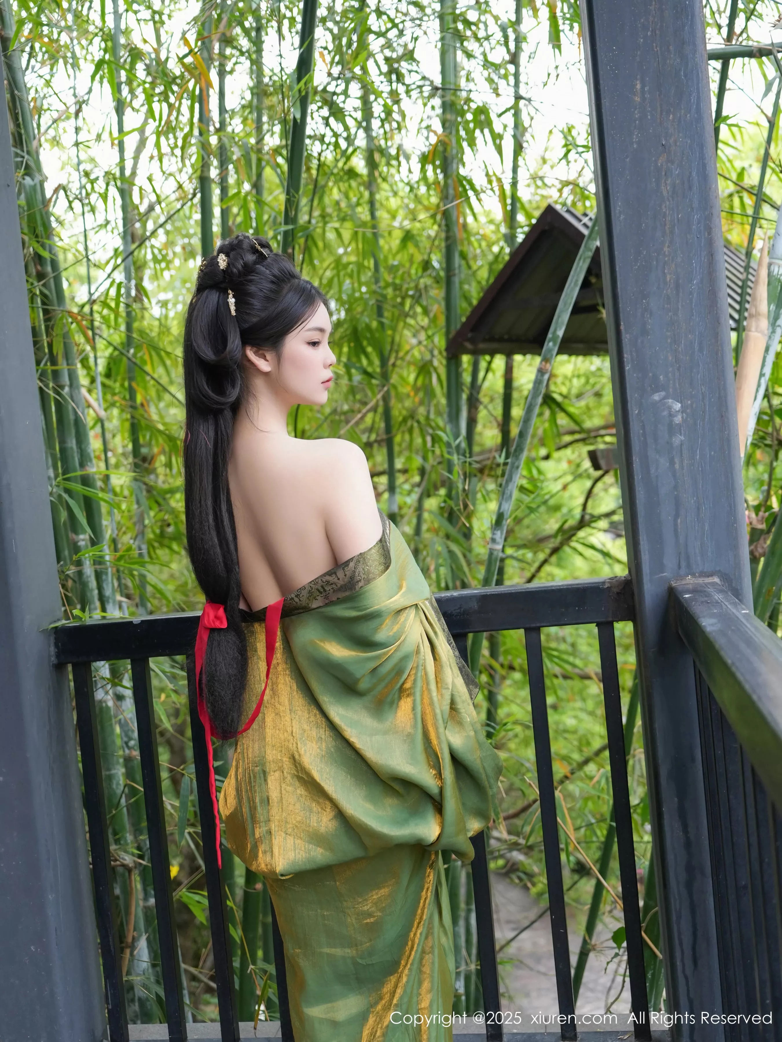 秀人集.com_[XiuRen秀人网]No.10126_模特雪糕CiCi性感绿色古风服饰露红色情趣服饰秀美腿诱惑写真68P