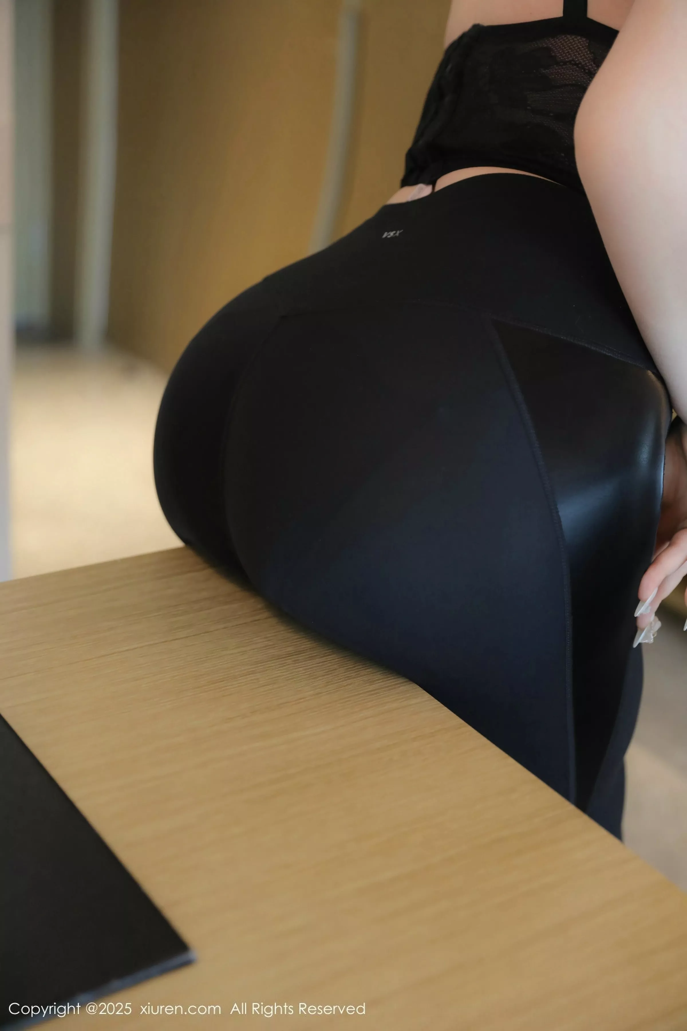 秀人集.com_[XiuRen秀人网]No.10131_新人模特Mila嘟嘟性感黑色情趣内衣配魅惑黑丝秀丰腴身材诱惑写真81P