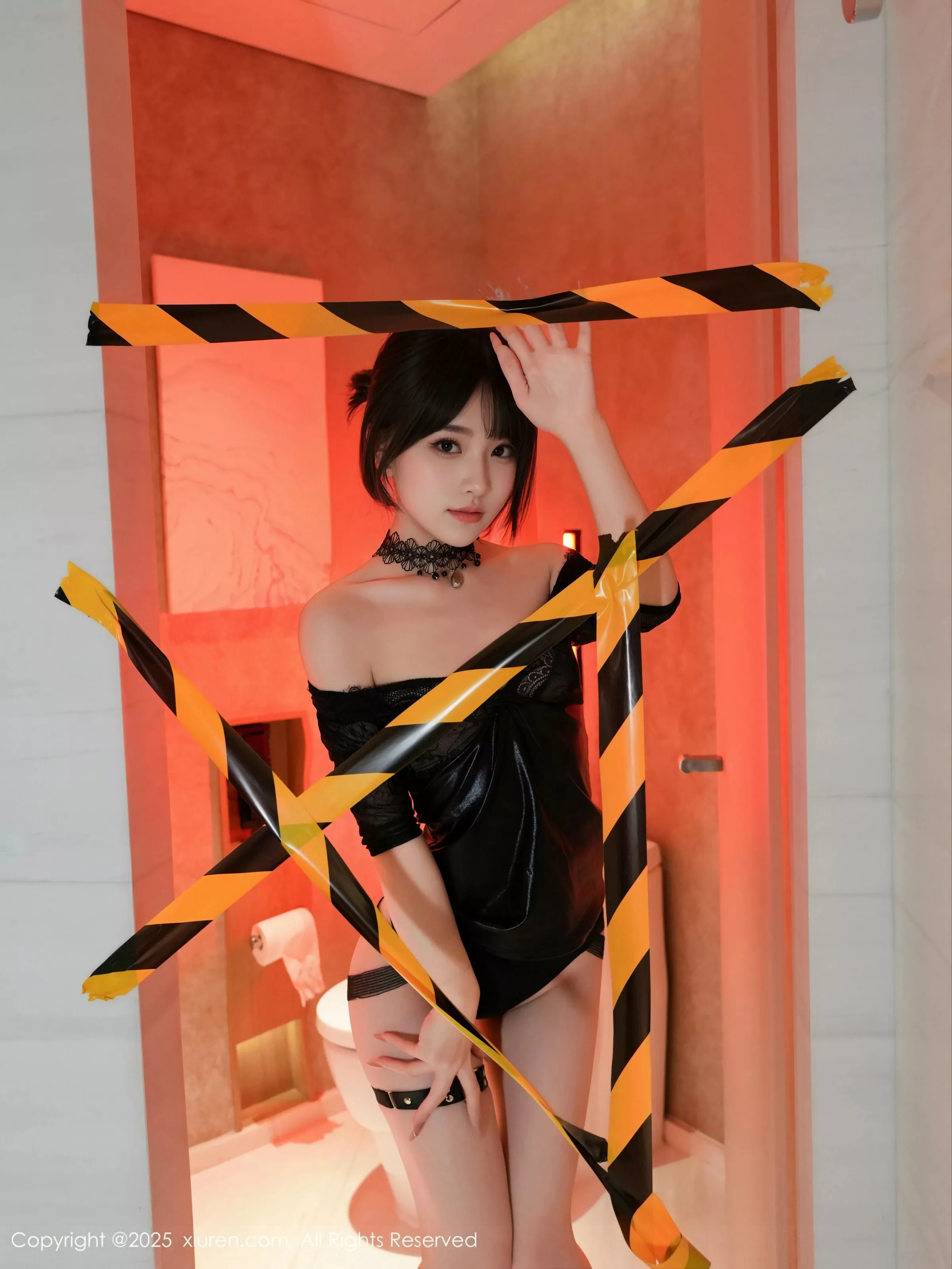 秀人集.com_[XiuRen秀人网]No.10134_模特汁汁性感浅色风衣服饰露黑色情趣内衣秀惹火身材诱惑写真71P