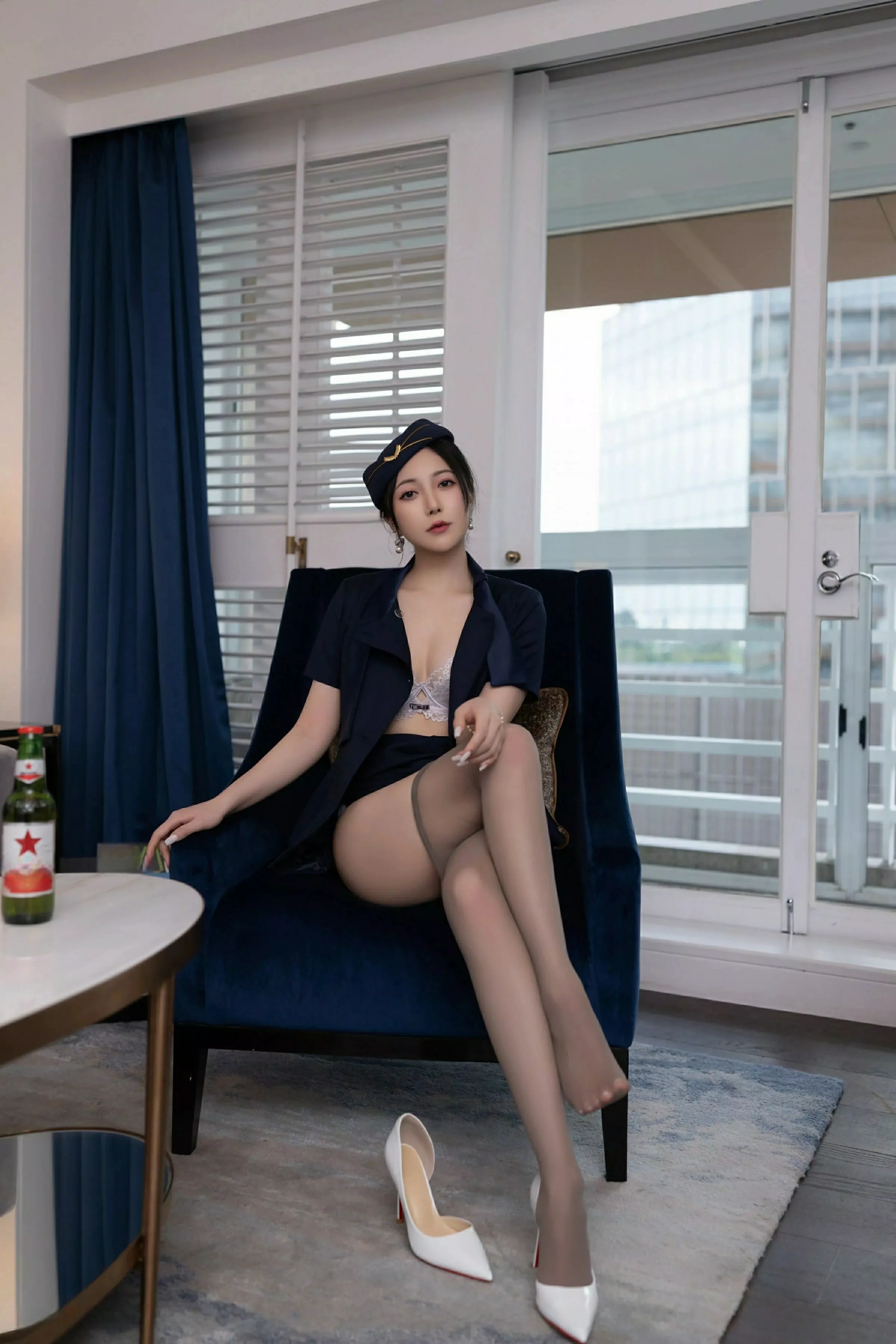 秀人集.com_[XiuRen秀人网]No.10142_模特鱼子酱Fish性感空姐制服露白色内衣配灰丝袜秀美腿诱惑写真80P