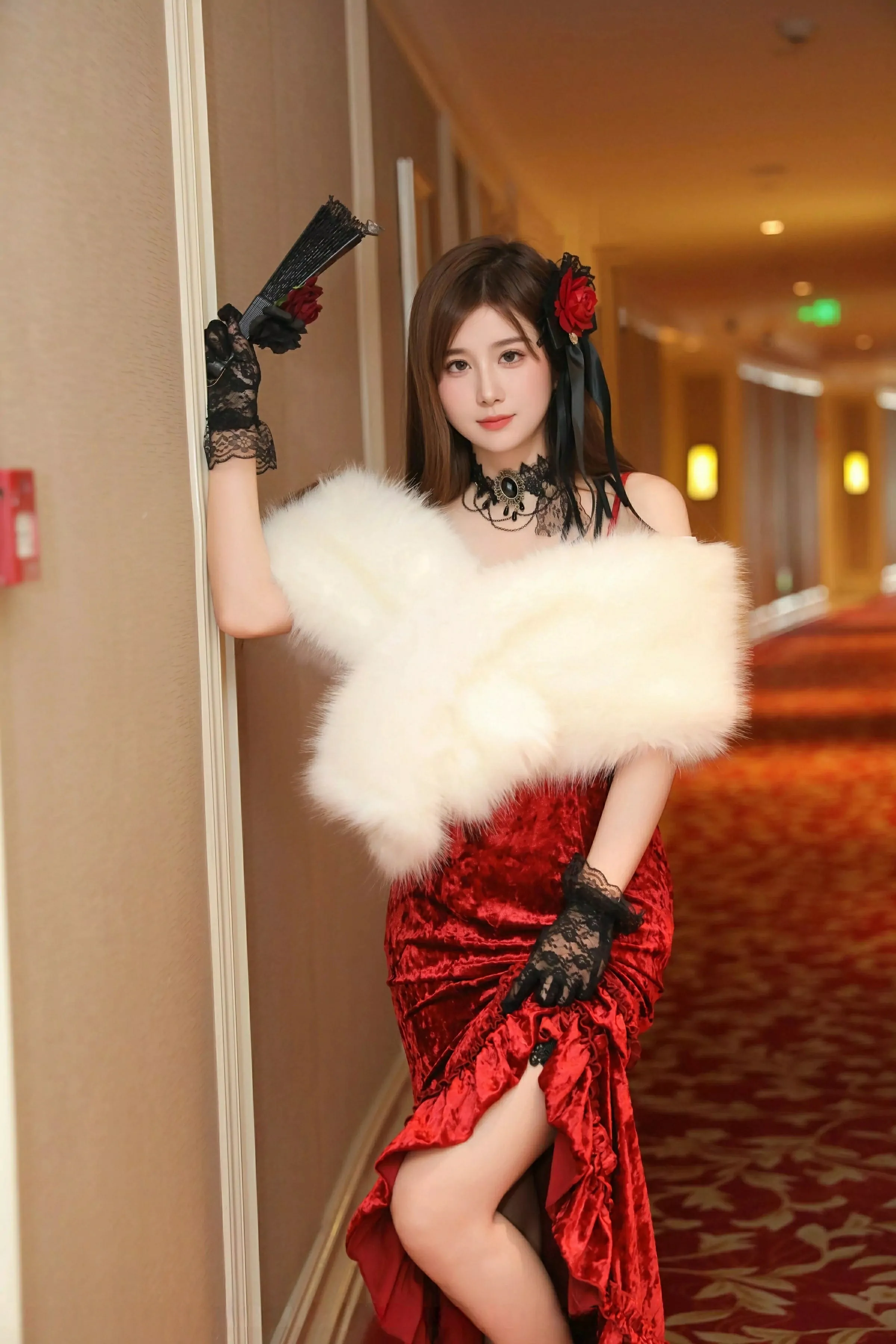 秀人集.com_[XiuRen秀人网]No.10140_模特小肉肉咪性感复古红色长裙半脱秀凹凸身材修长美腿诱惑写真75P