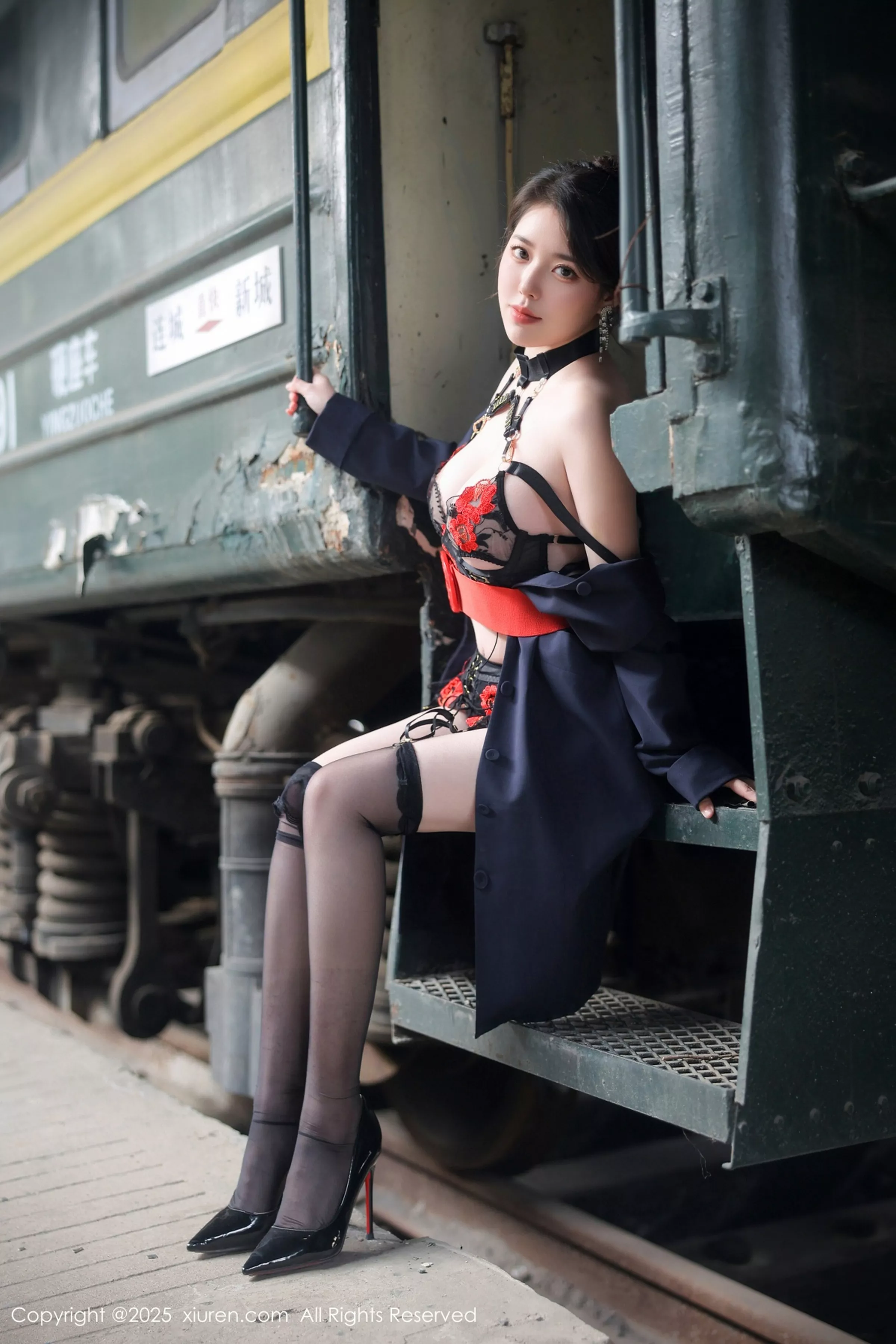 秀人集.com_[XiuRen秀人网]No.10155_模特白茹雪abby性感黑色情趣内衣配黑丝吊袜秀丰腴身材诱惑写真78P