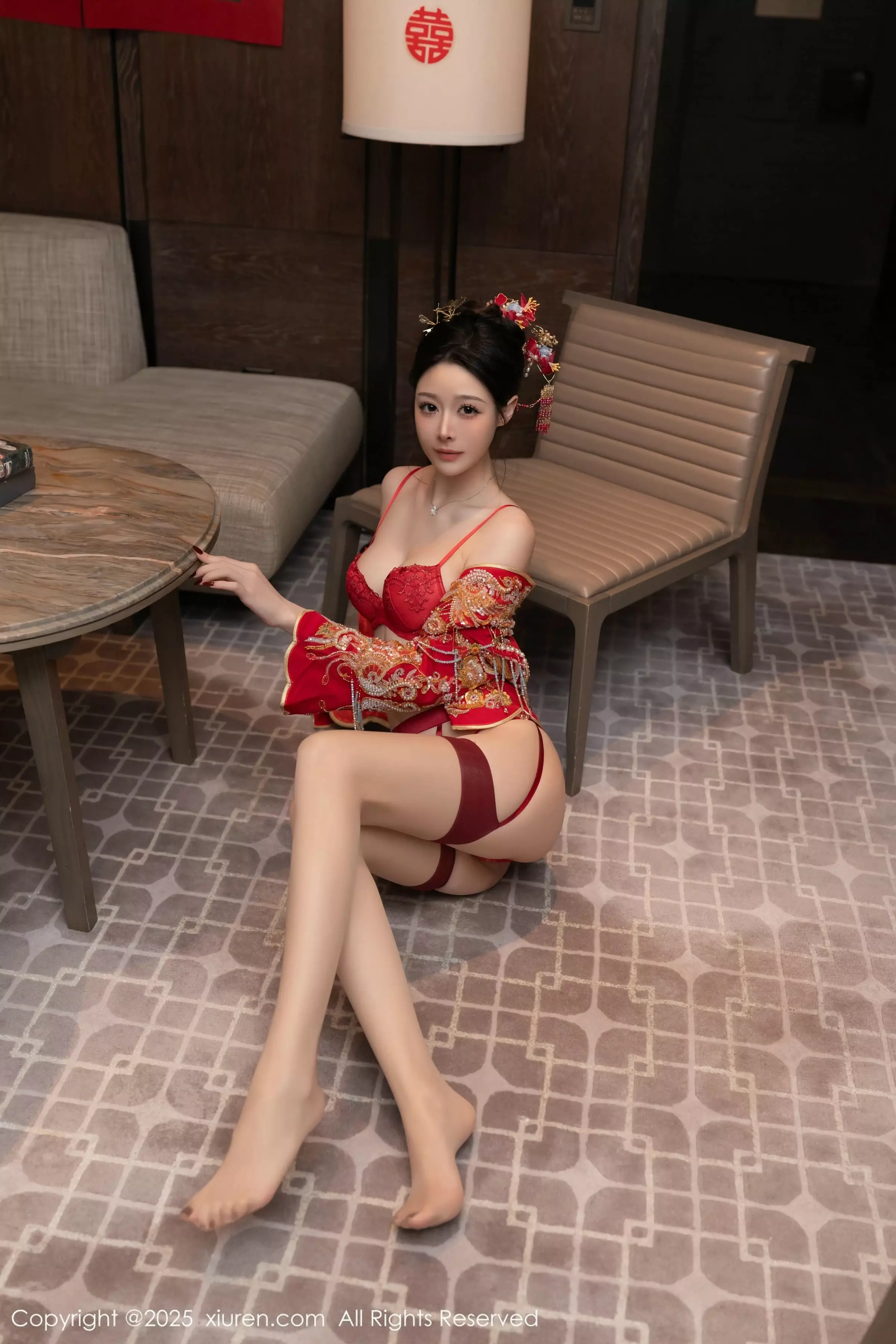 秀人集.com_[XiuRen秀人网]No.10055_模特小逗逗新婚主题性感红色蕾丝内衣配黑丝吊袜完美诱惑写真82P