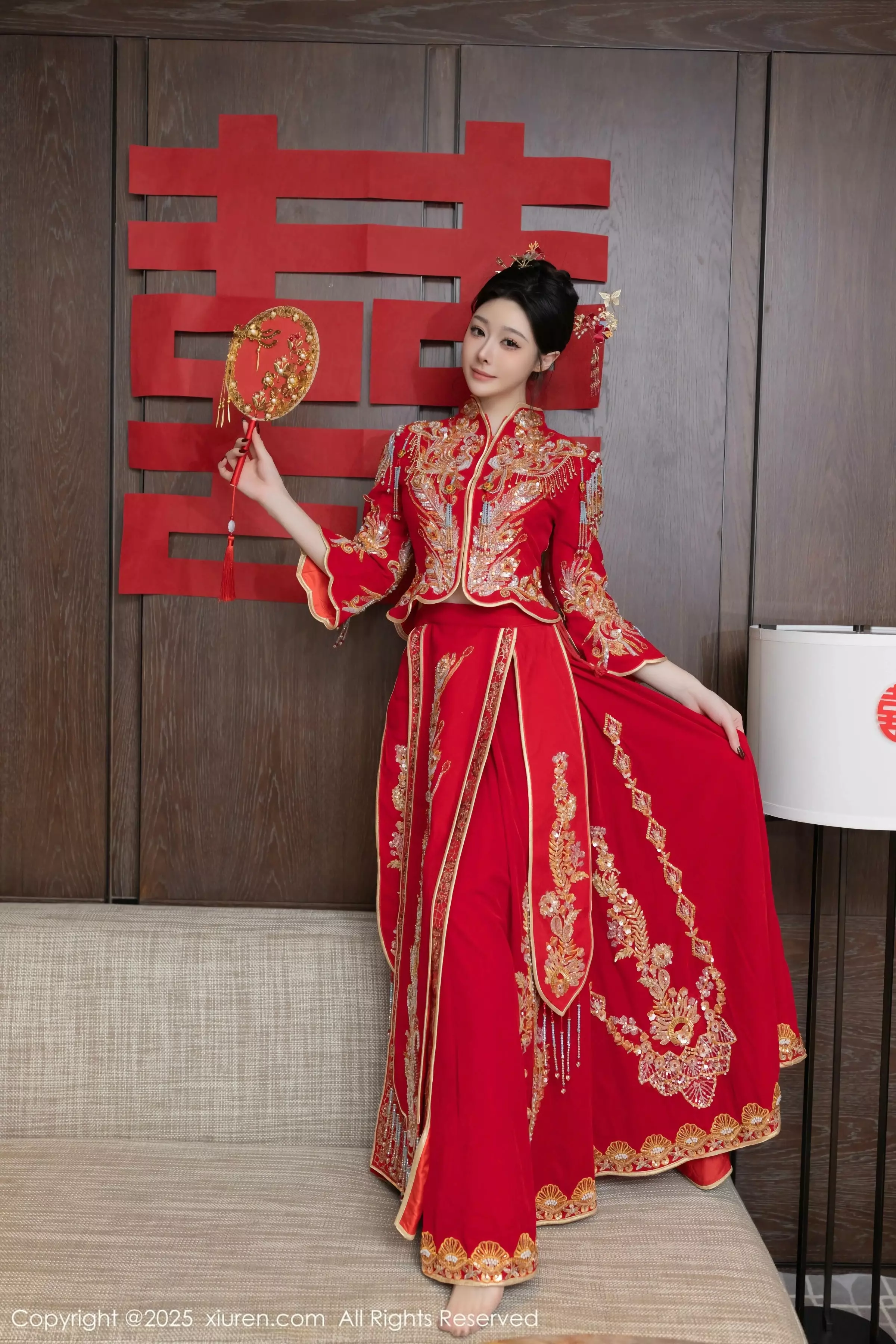 秀人集.com_[XiuRen秀人网]No.10055_模特小逗逗新婚主题性感红色蕾丝内衣配黑丝吊袜完美诱惑写真82P