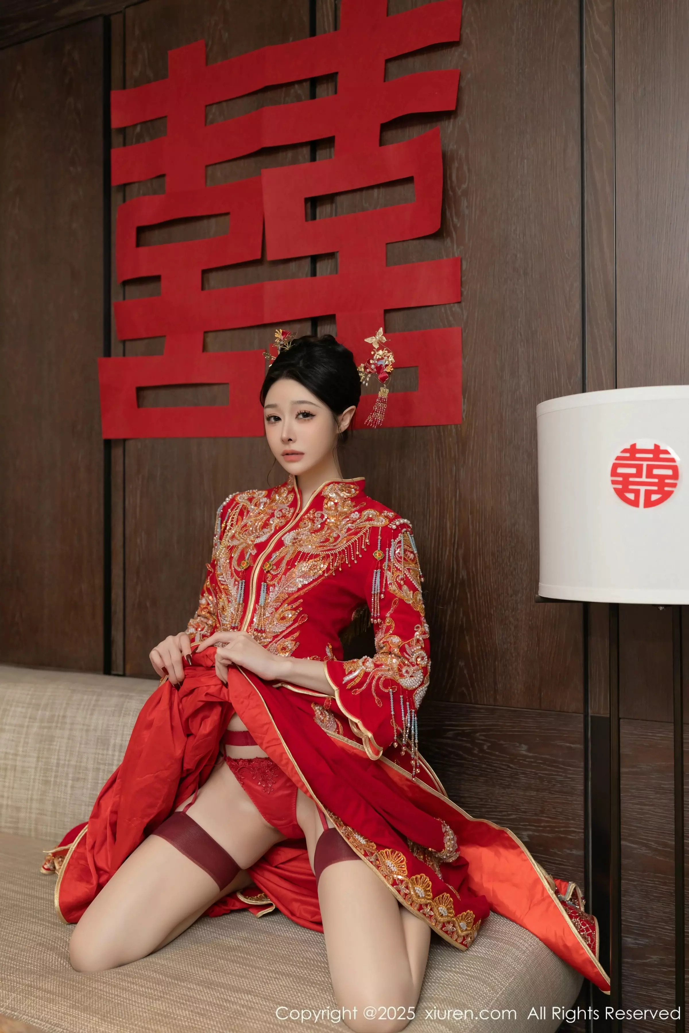 秀人集.com_[XiuRen秀人网]No.10055_模特小逗逗新婚主题性感红色蕾丝内衣配黑丝吊袜完美诱惑写真82P