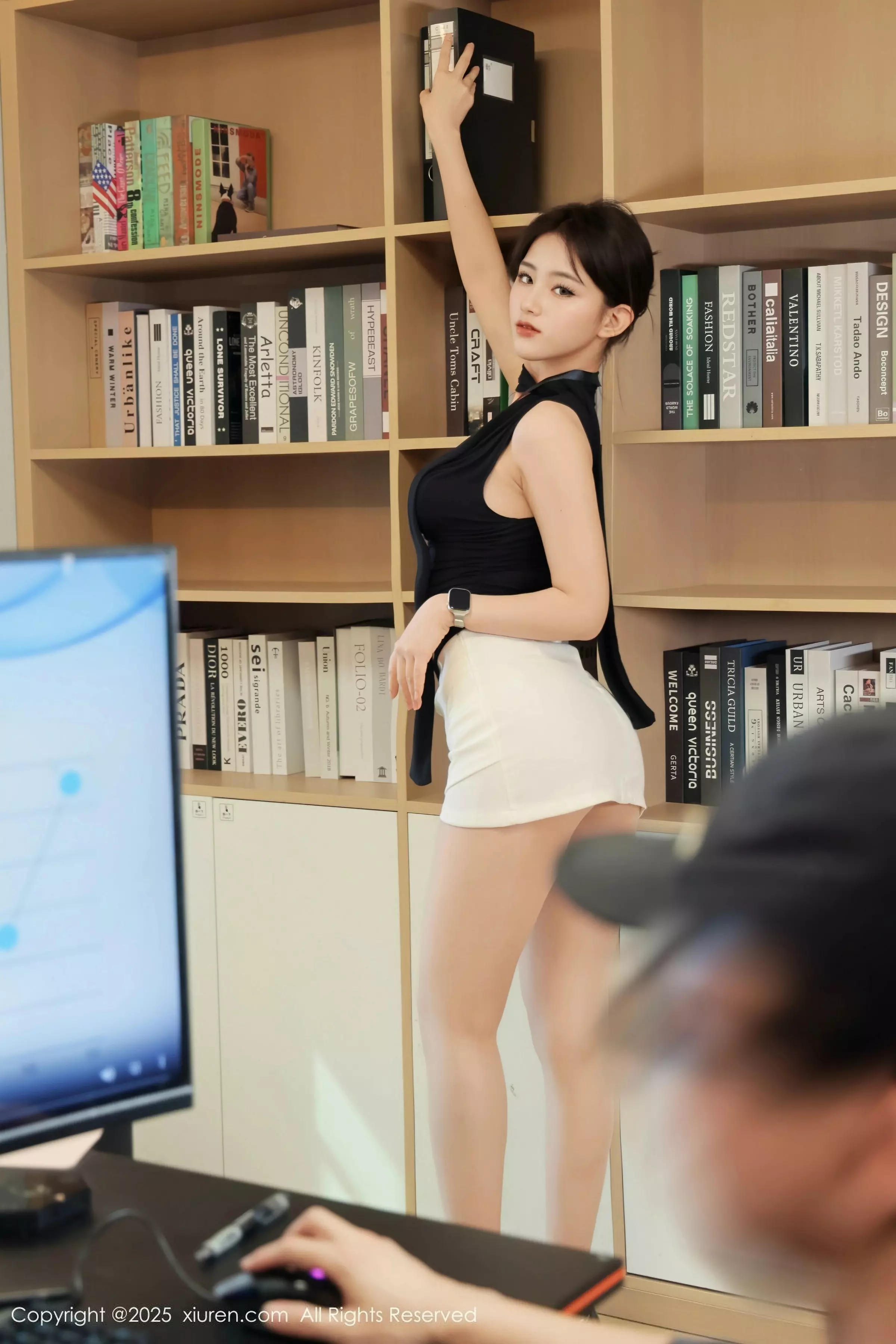 秀人集.com_[XiuRen秀人网]No.10052_模特小橘子orange性感黑白职业装配超薄肉丝秀曼妙身姿诱惑写真78P