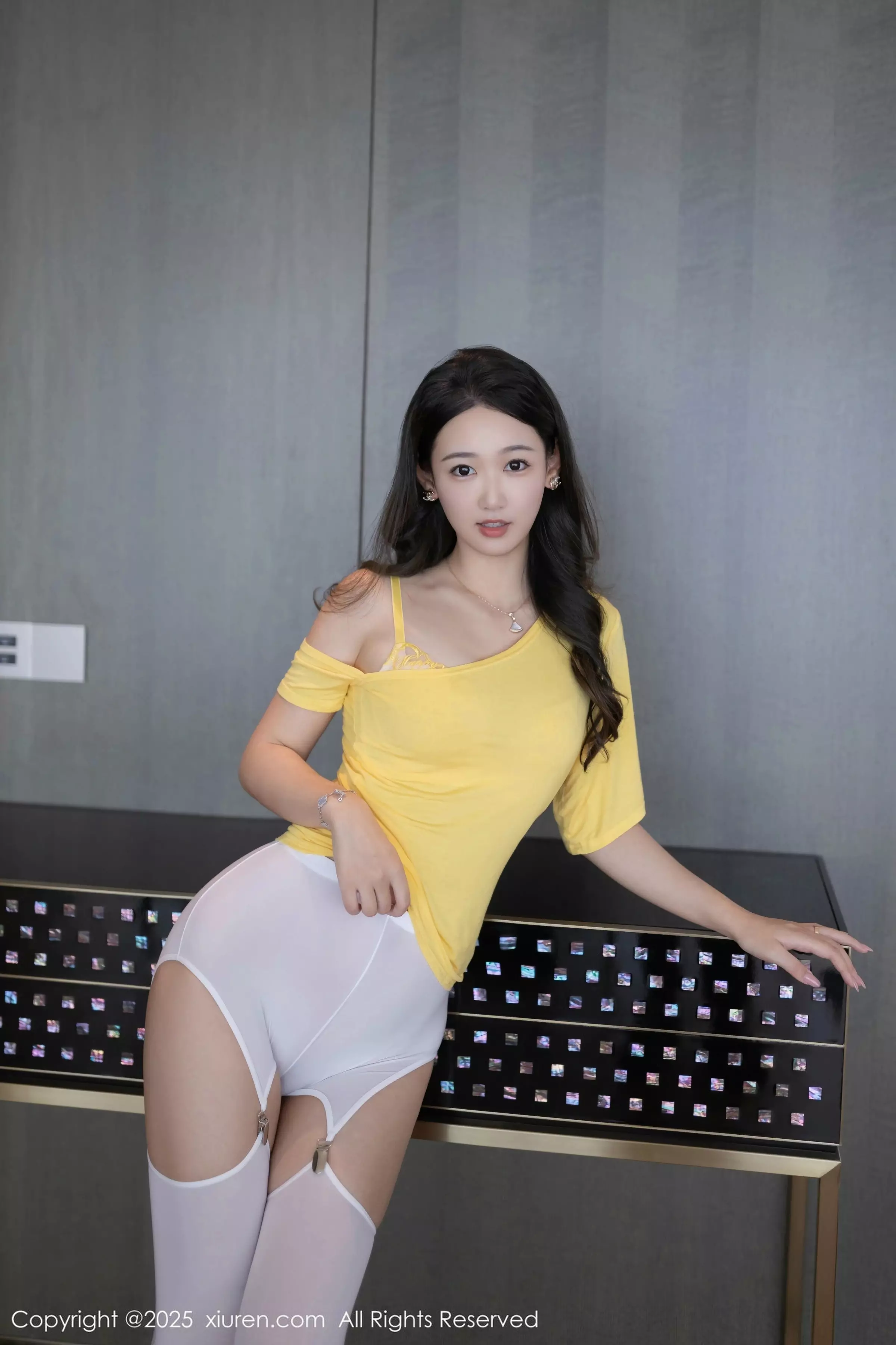 秀人集.com_[XiuRen秀人网]No.10062_模特唐安琪性感黄上衣露黄色内衣配白丝吊袜秀曼妙身姿诱惑写真85P