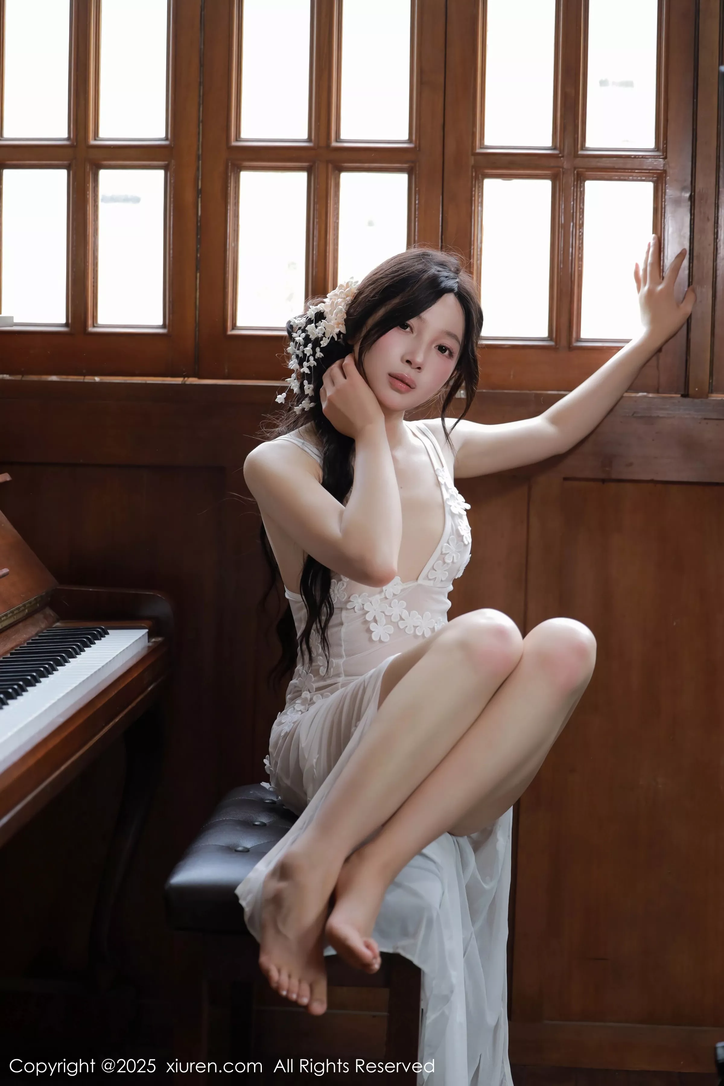 秀人集.com_[XiuRen秀人网]No.10198_新人模特橙子酱Lillian白色蕾丝裙露金属情趣内衣秀美腿诱惑写真78P