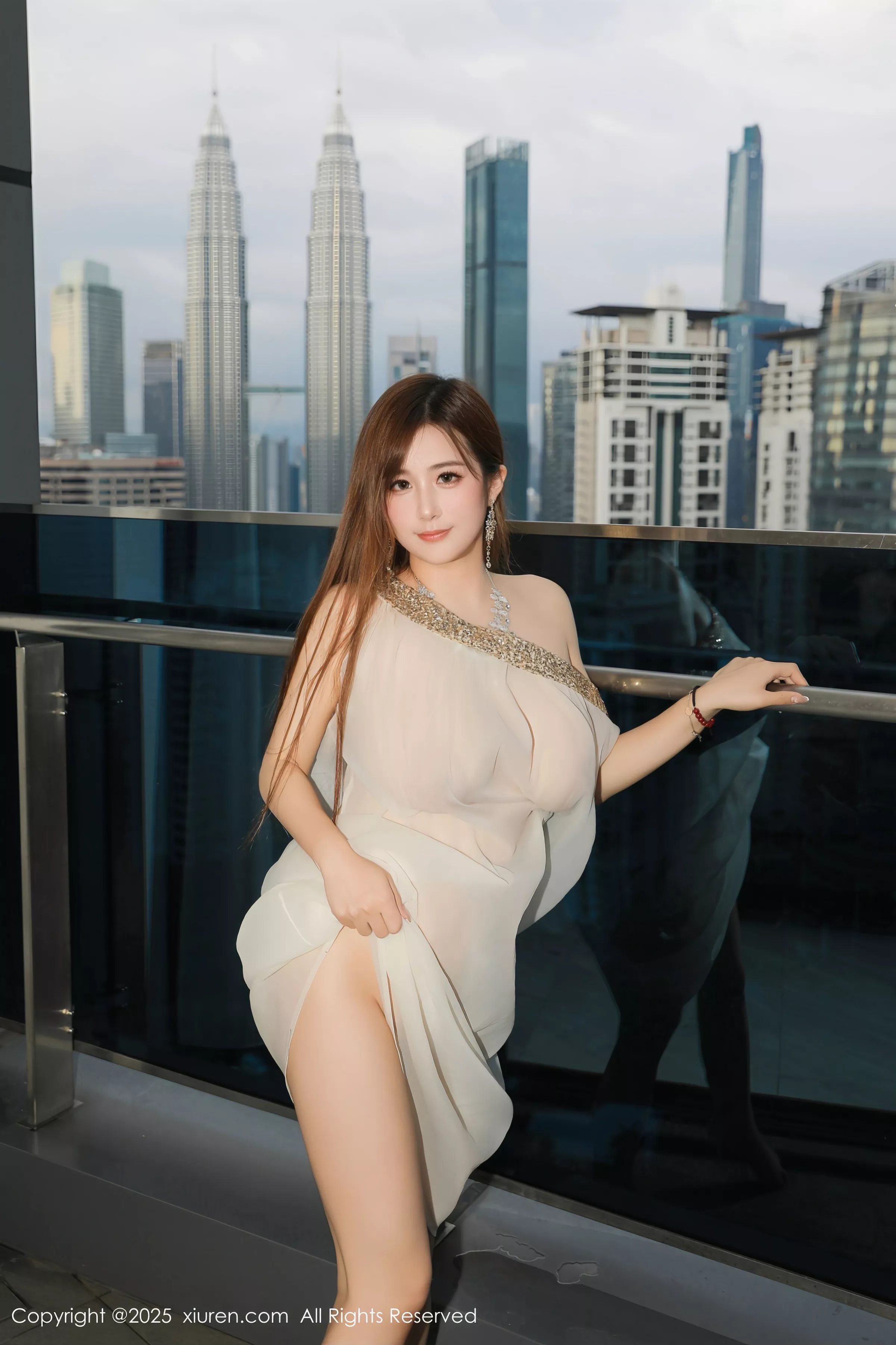 秀人集.com_[XiuRen秀人网]No.10218_模特小肉肉咪性感白色泳衣+肉色薄透裙秀凹凸身材撩人诱惑写真77P