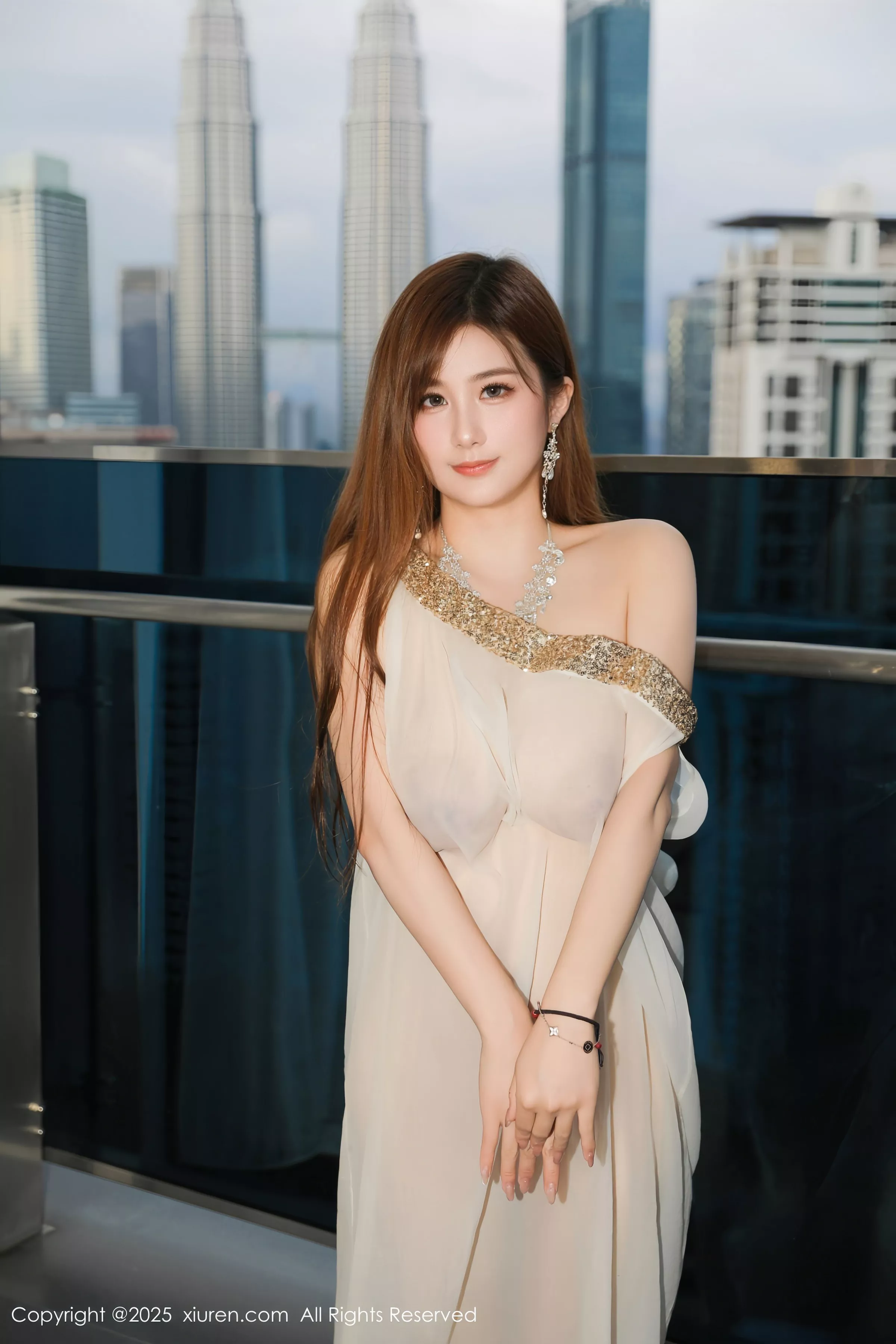 秀人集.com_[XiuRen秀人网]No.10218_模特小肉肉咪性感白色泳衣+肉色薄透裙秀凹凸身材撩人诱惑写真77P