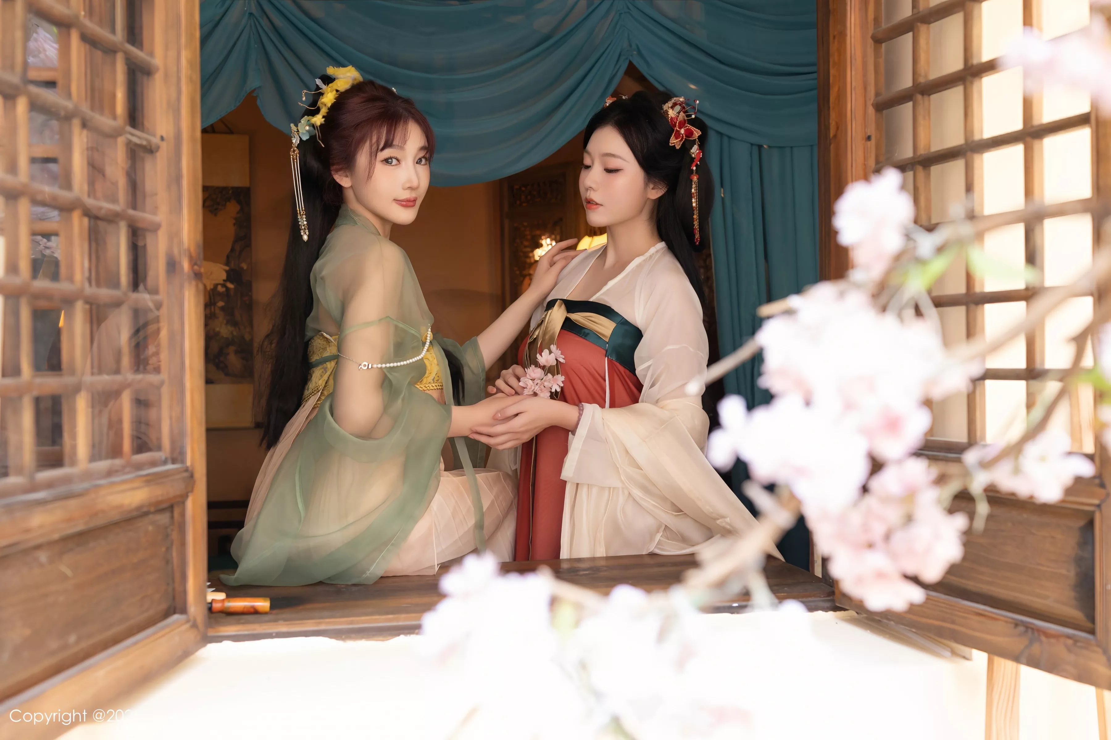 秀人集.com_[XiuRen秀人网]No.10223_模特合集女神陆萱萱＆安然anran激情互动薄纱古装撩人诱惑写真80P