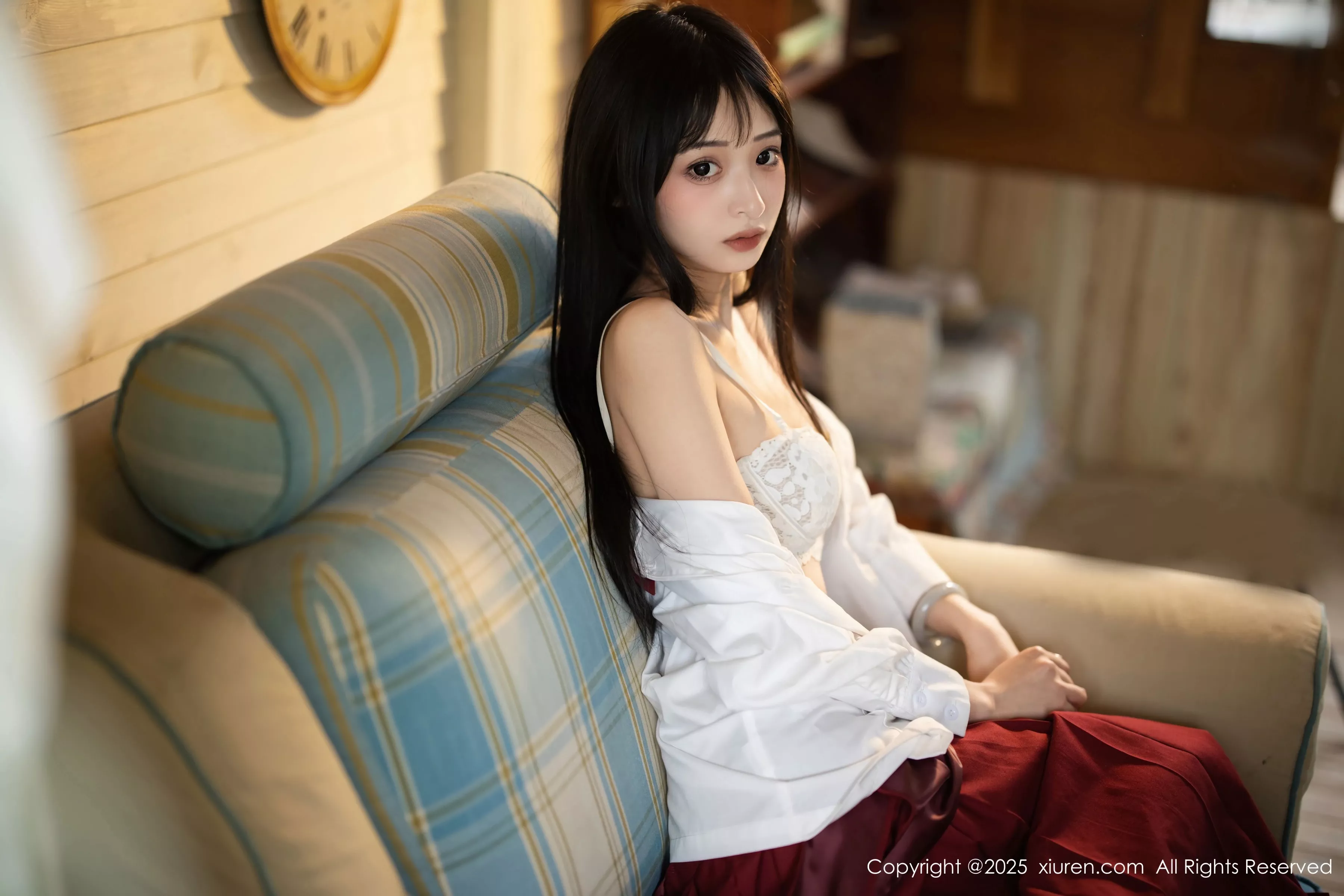 秀人集.com_[XiuRen秀人网]No.10215_新人模特茂木希子性感红色裙子配肉色丝袜秀完美曲线诱惑写真82P