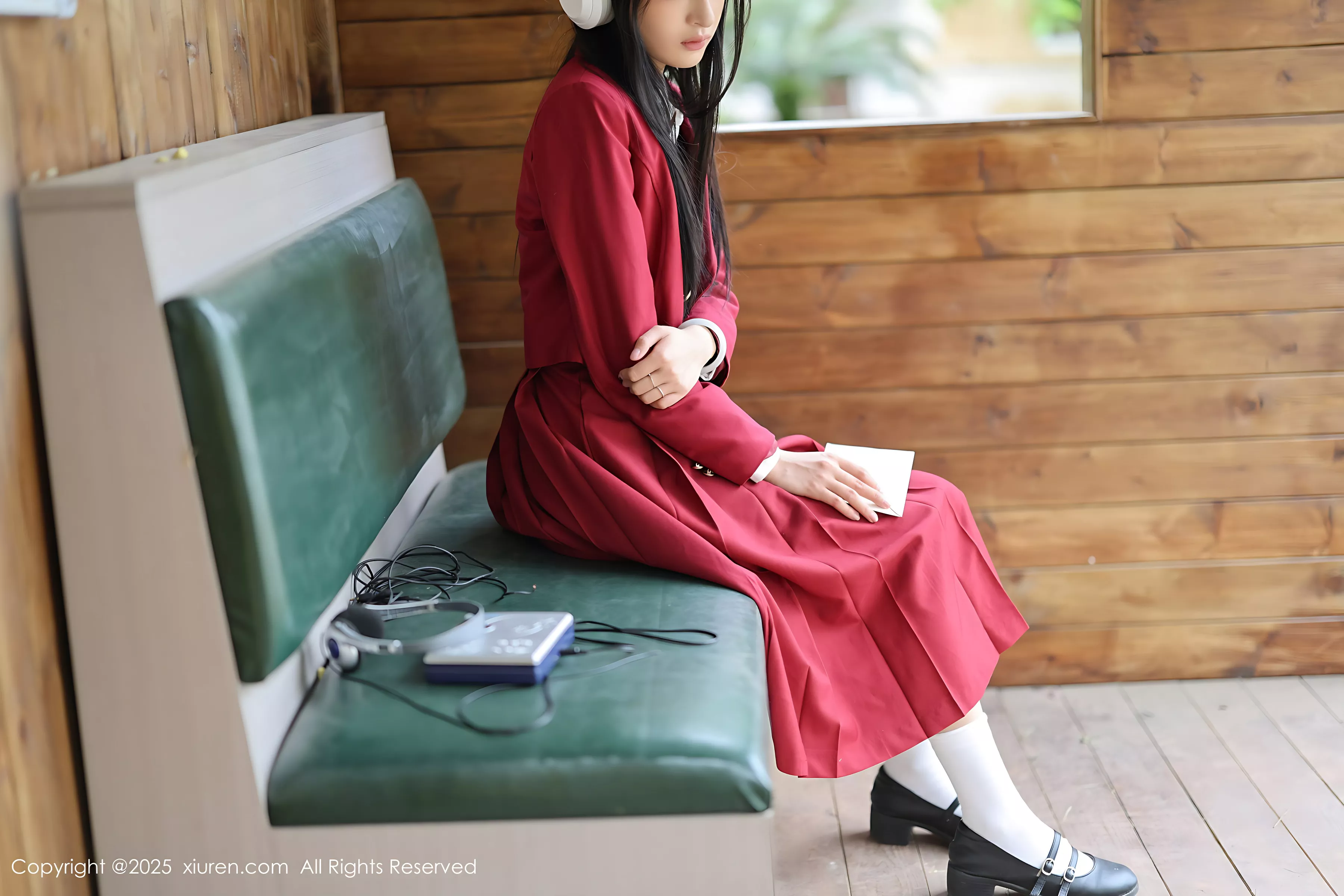 秀人集.com_[XiuRen秀人网]No.10215_新人模特茂木希子性感红色裙子配肉色丝袜秀完美曲线诱惑写真82P