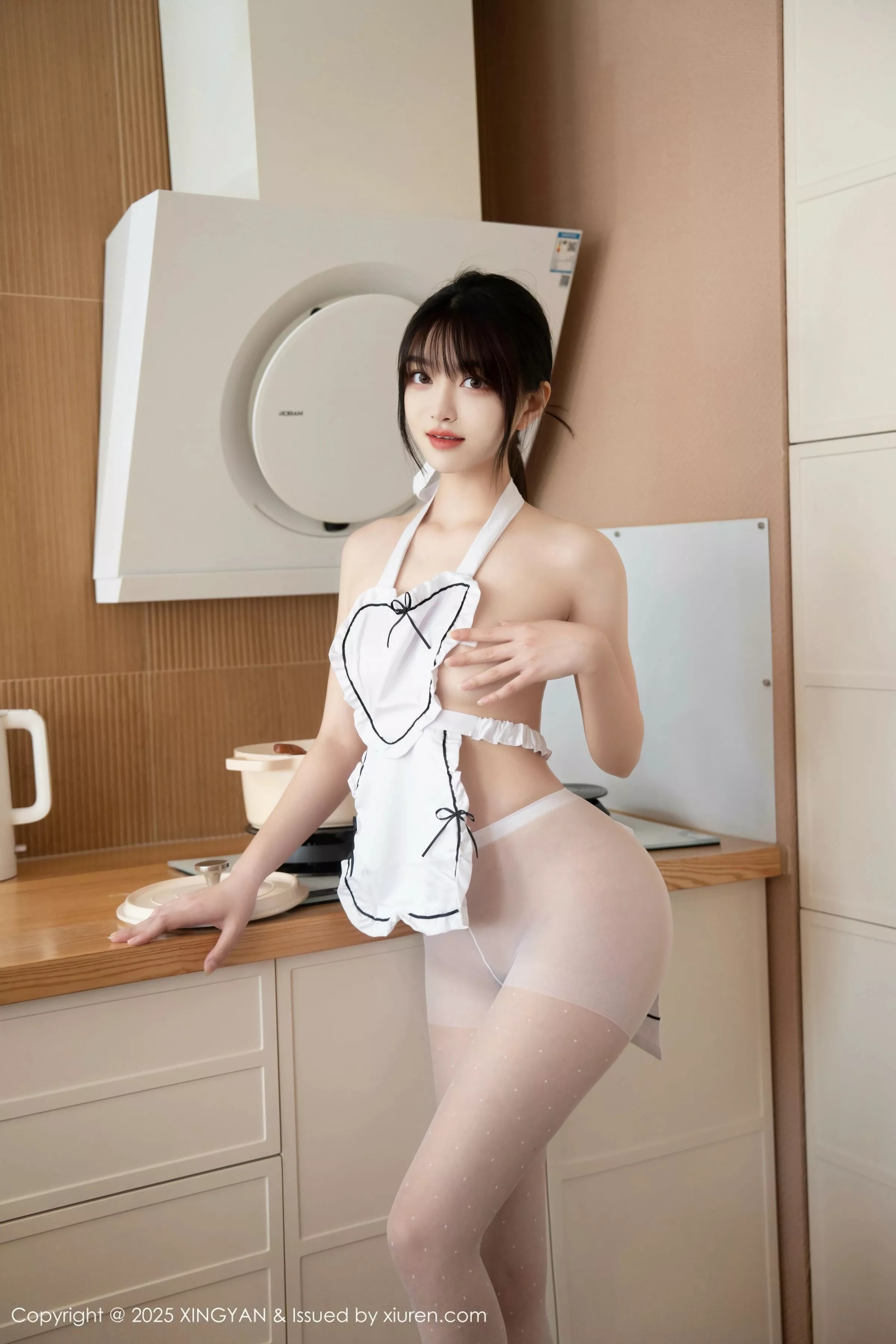 秀人集.com_[XINGYAN星颜社]VOL.342_模特白露lulu性感白色围裙配超薄无内白丝秀曼妙身姿诱惑写真69P