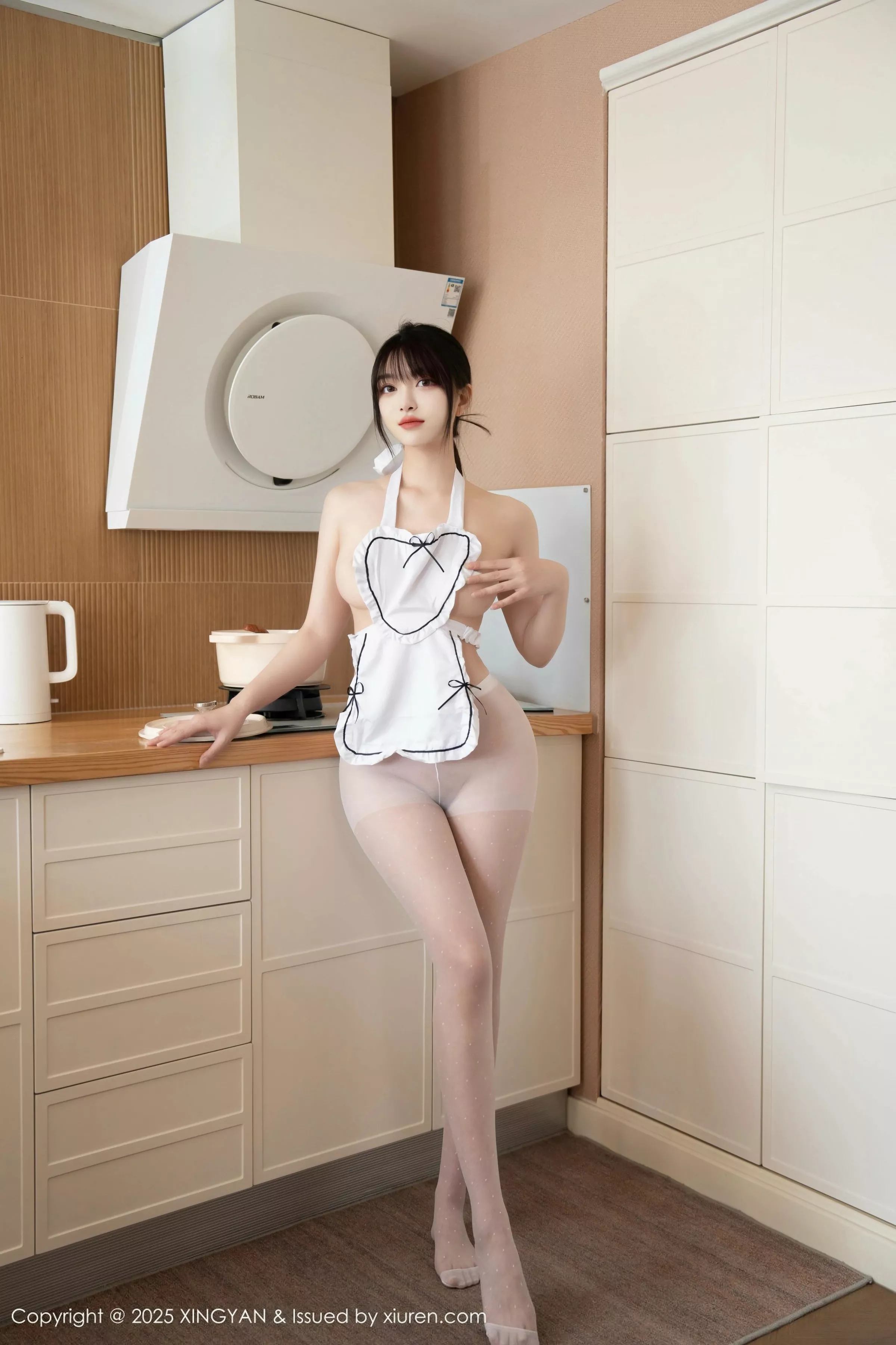 秀人集.com_[XINGYAN星颜社]VOL.342_模特白露lulu性感白色围裙配超薄无内白丝秀曼妙身姿诱惑写真69P