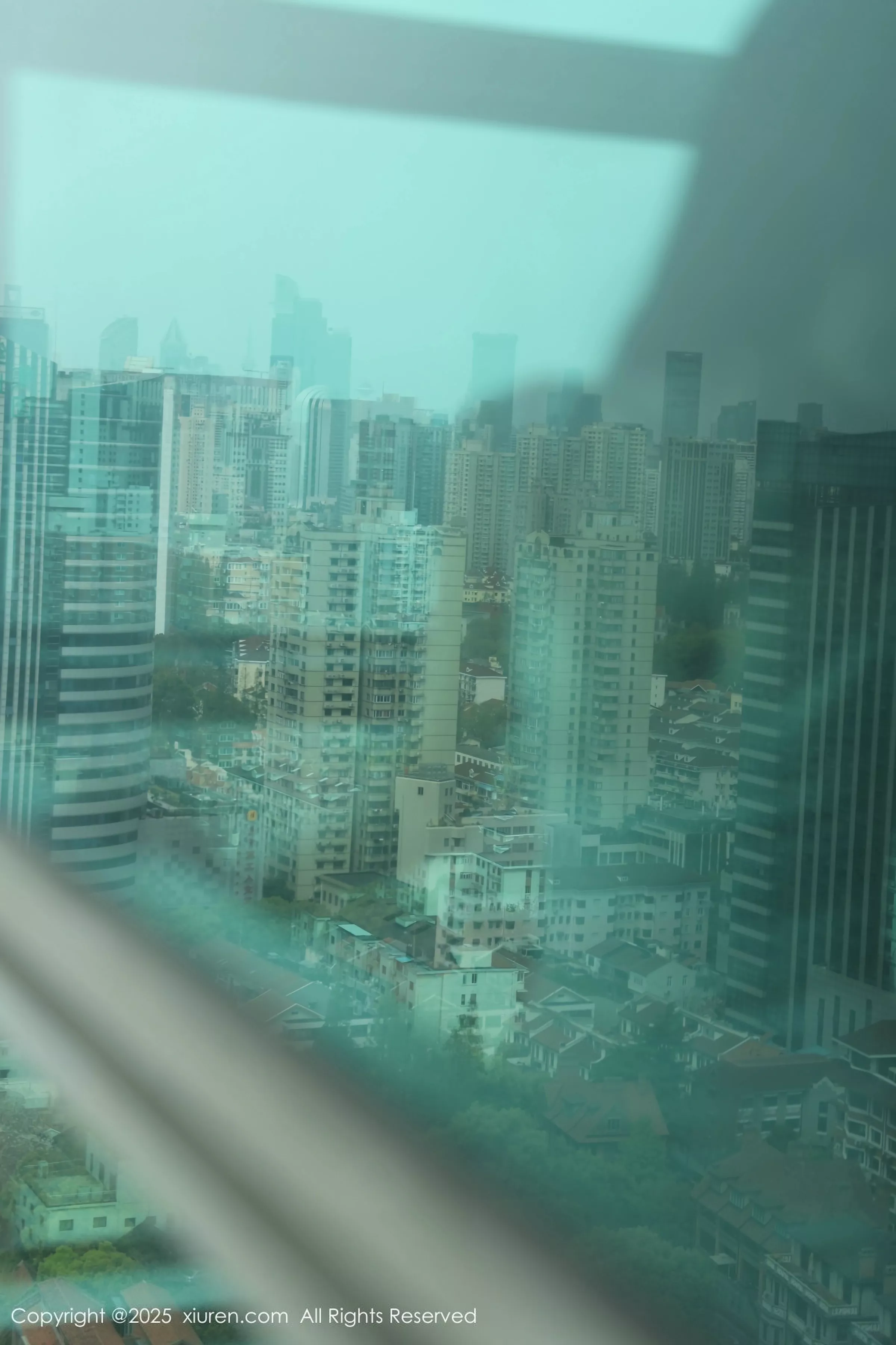 秀人集.com_[XiuRen秀人网]No.10226_模特布丁wow性感白色连衣短裙配肉色丝袜秀完美身材诱惑写真80P