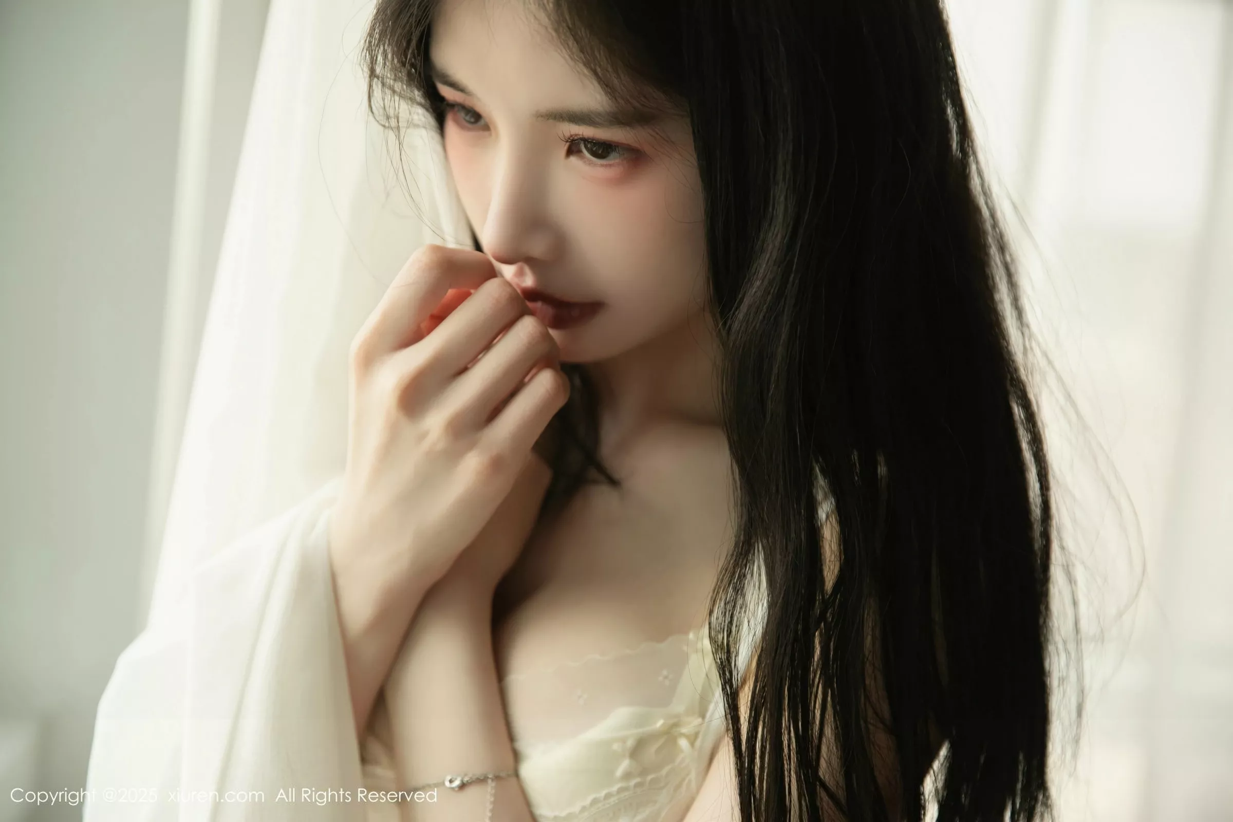 秀人集.com_[XiuRen秀人网]No.10226_模特布丁wow性感白色连衣短裙配肉色丝袜秀完美身材诱惑写真80P