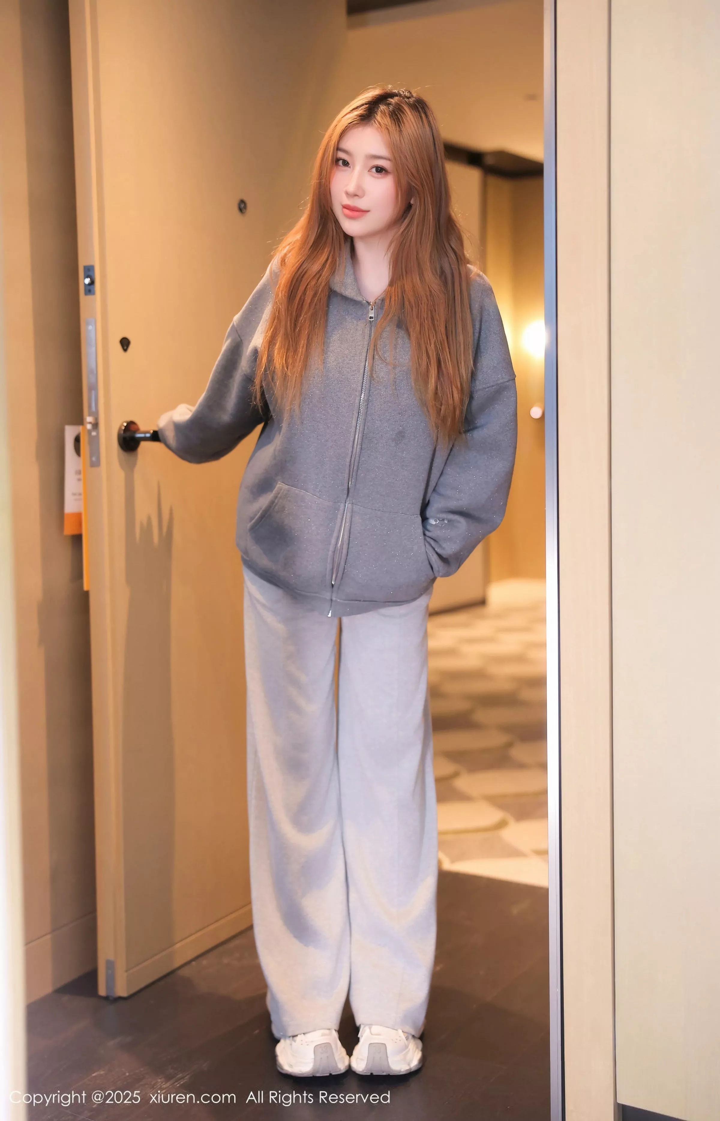 秀人集.com_[XiuRen秀人网]No.10253_模特M麦当劳性感蓝色蕾丝内衣配开档黑丝袜秀凹凸身材诱惑写真82P