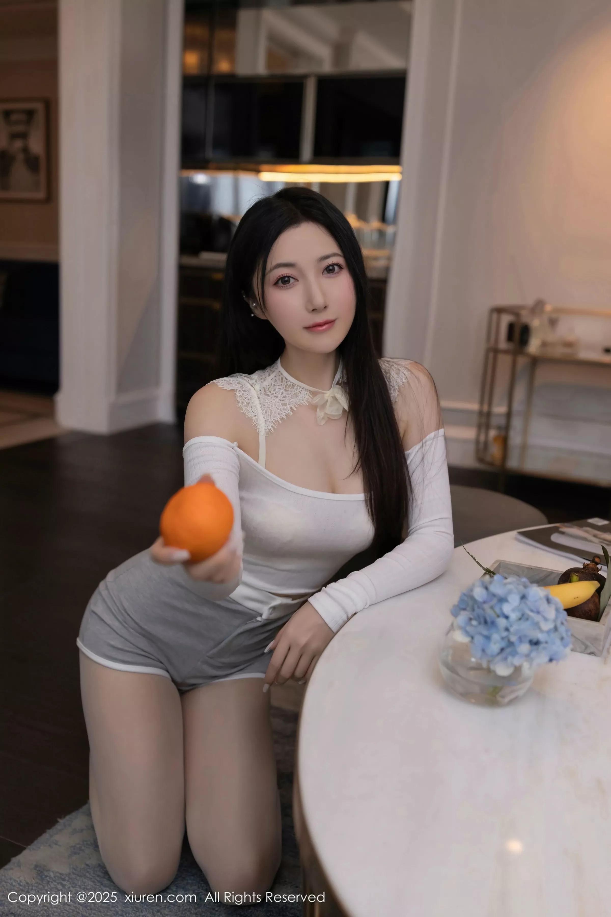 秀人集.com_[XiuRen秀人网]No.10261_模特鱼子酱Fish性感白色短T露白色内衣配开档白丝秀美腿诱惑写真80P