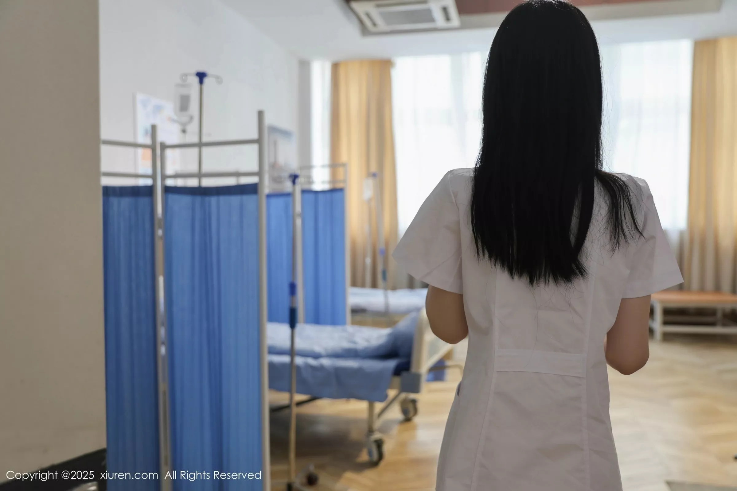 秀人集.com_[XiuRen秀人网]No.10256_模特布丁wow性感护士服露浅色内衣配肉丝袜秀曼妙身材诱惑写真80P