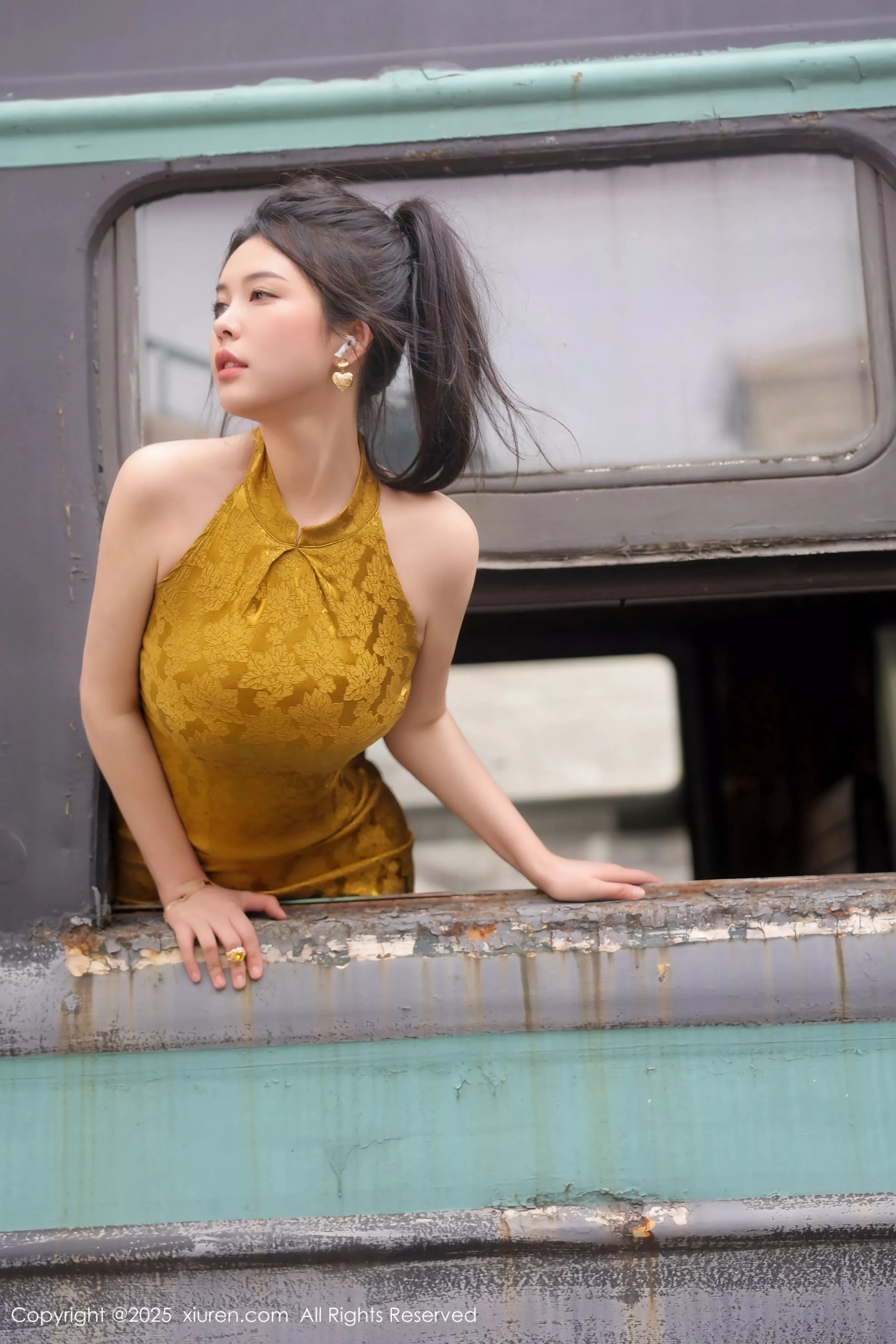 秀人集.com_[XiuRen秀人网]No.10269_模特林若凡F性感黄色旗袍露浅色内衣秀丰腴身材撩人诱惑写真71P