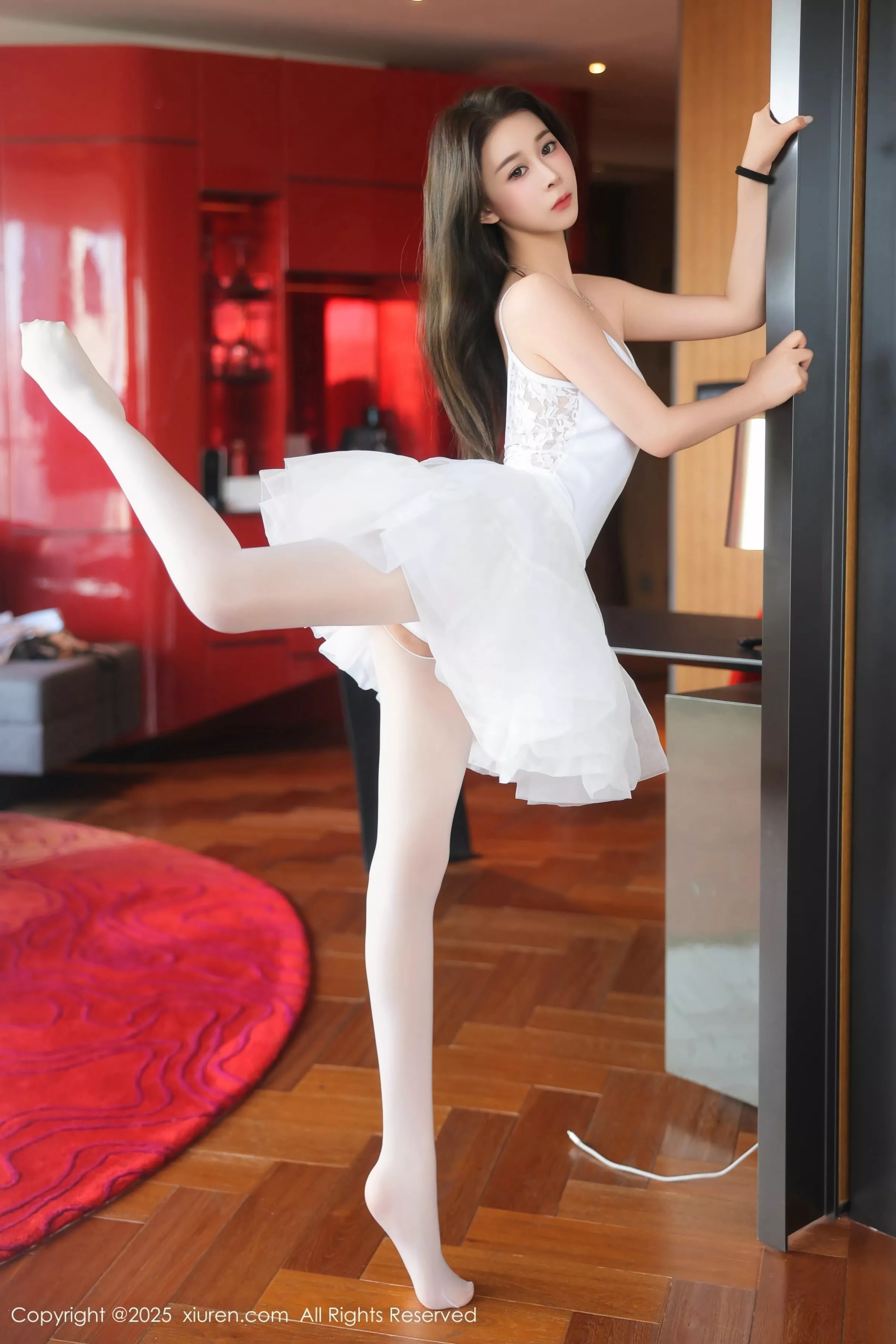 秀人集.com_[XiuRen秀人网]No.10295_模特白茹雪abby性感姐妹花剧情演绎OL服饰秀丰腴身材诱惑写真85P