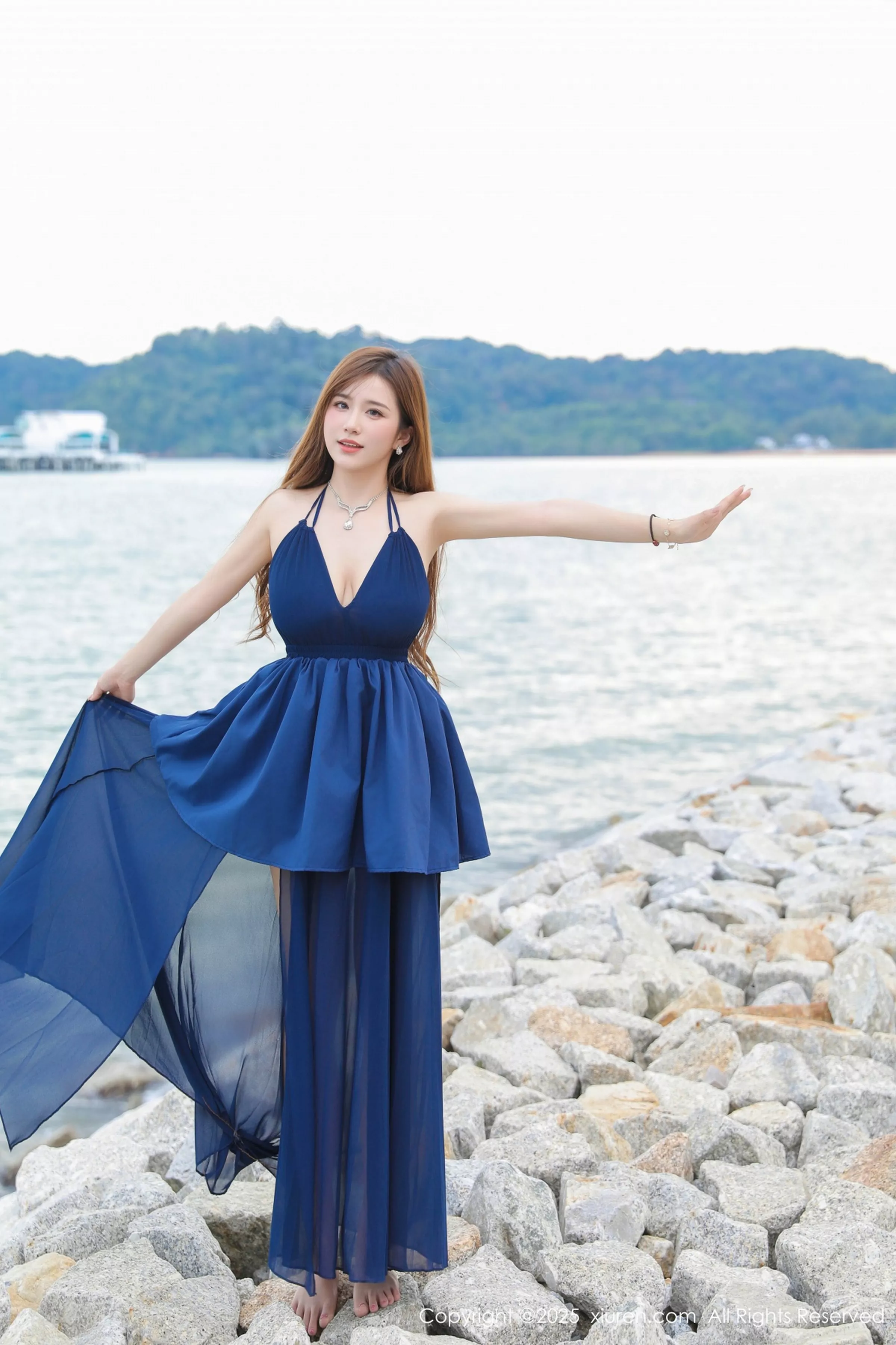 秀人集.com_[XiuRen秀人网]No.10195_模特小肉肉咪性感蓝色连衣裙露白色情趣内衣秀凹凸身材诱惑写真67P