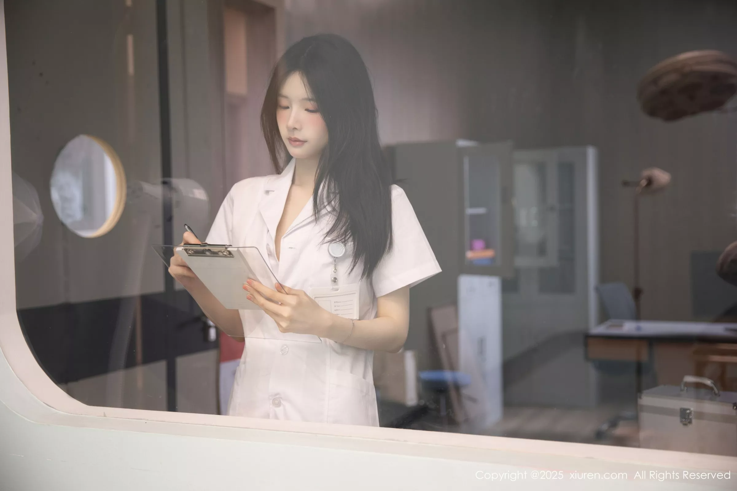 秀人集.com_[XiuRen秀人网]No.10190_新人模特布丁wow白色护士制服配超薄肉丝秀修长美腿性感写真80P