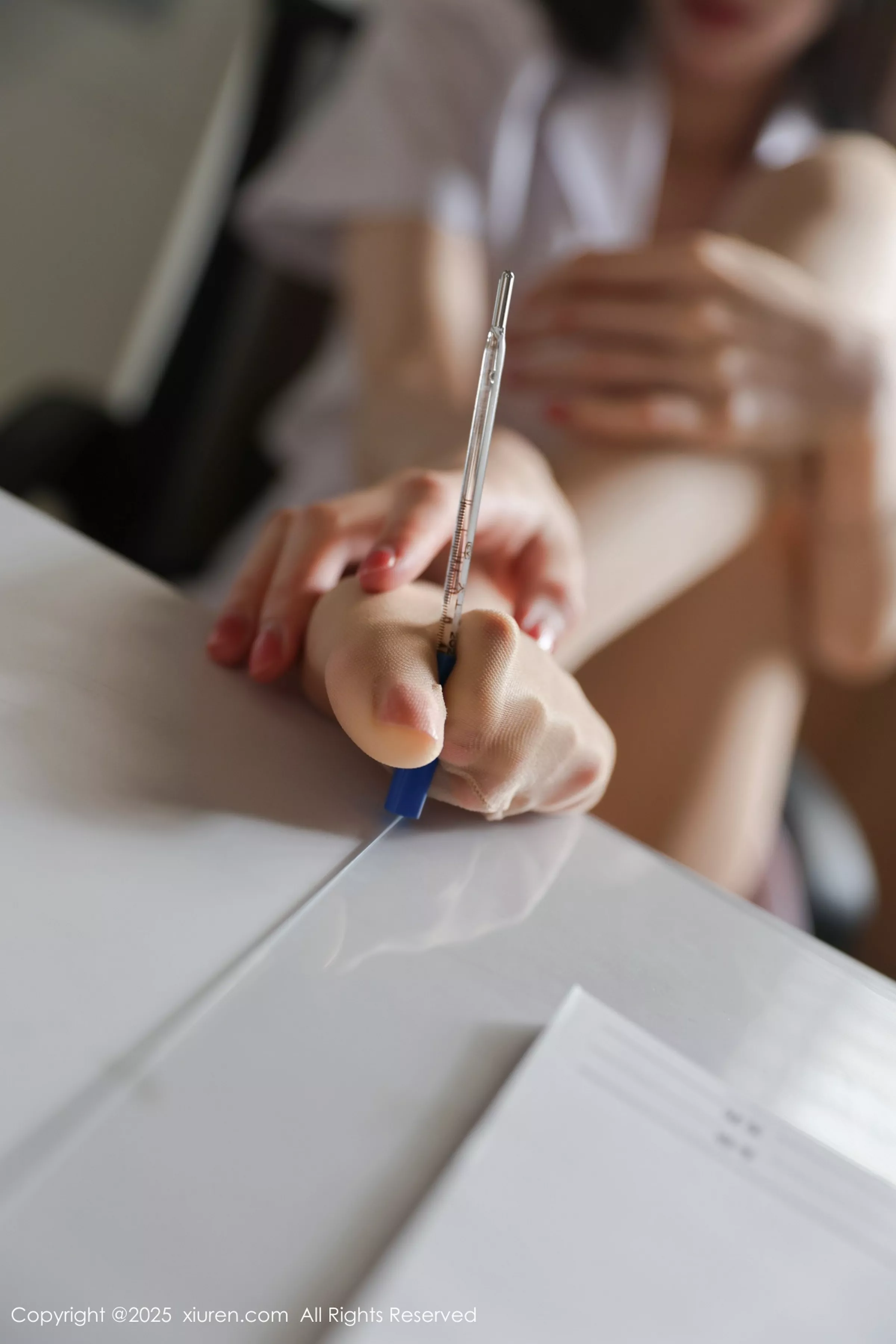 秀人集.com_[XiuRen秀人网]No.10190_新人模特布丁wow白色护士制服配超薄肉丝秀修长美腿性感写真80P