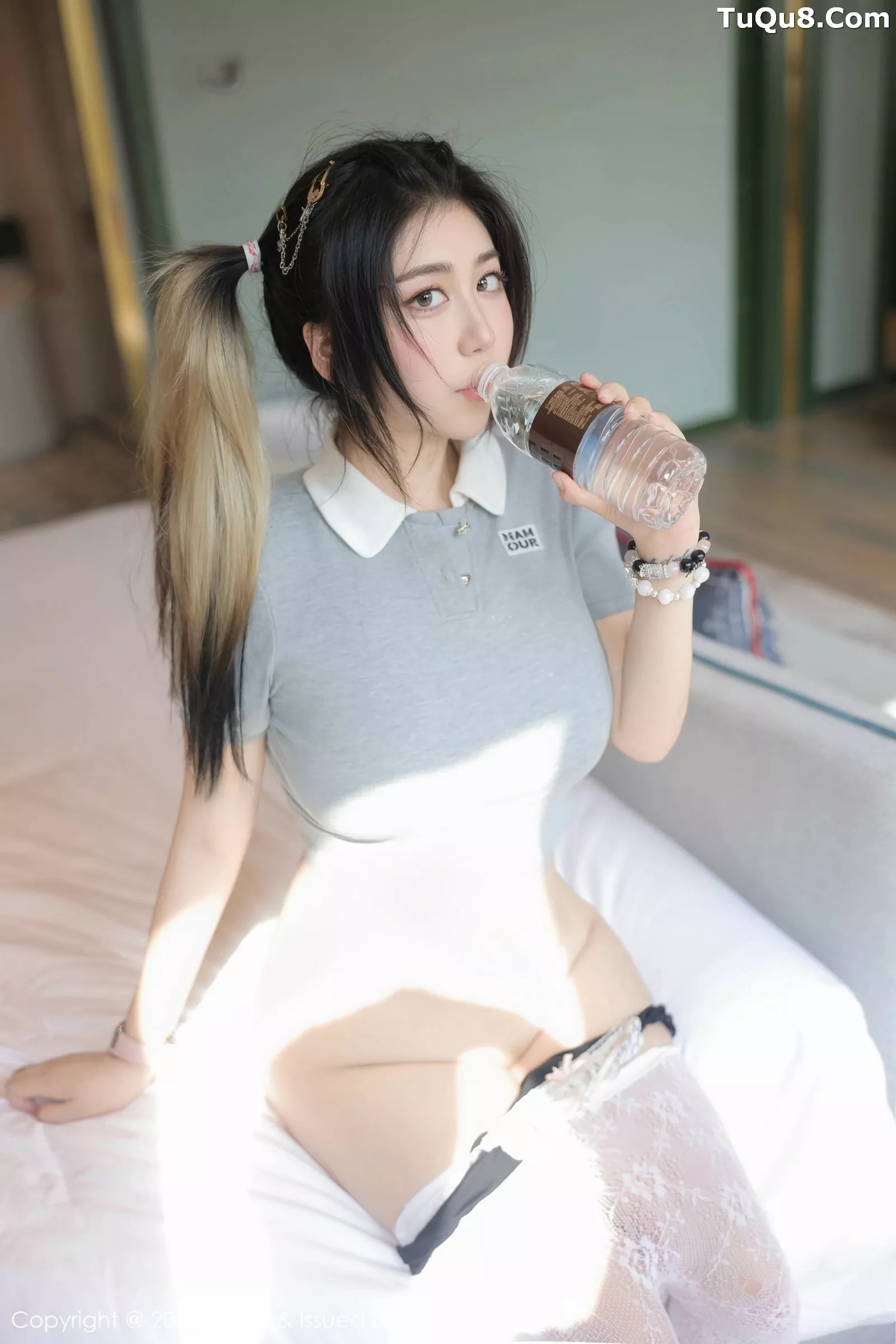 秀人集.com_[XiuRen秀人网]No.10330_模特诺诺Hsu性感灰色服饰配白色蕾丝袜秀丰腴身材撩人诱惑写真60P