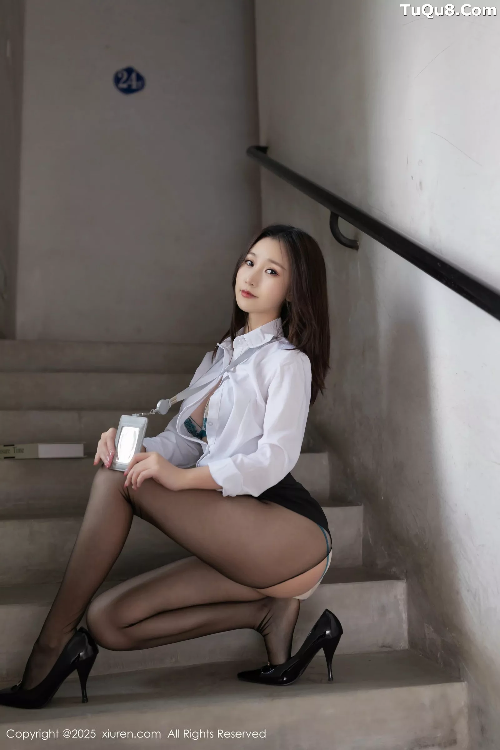 秀人集.com_[XiuRen秀人网]No.10337_模特杏子Yada性感白色OL服饰配开档黑丝秀曼妙身姿诱惑写真83P