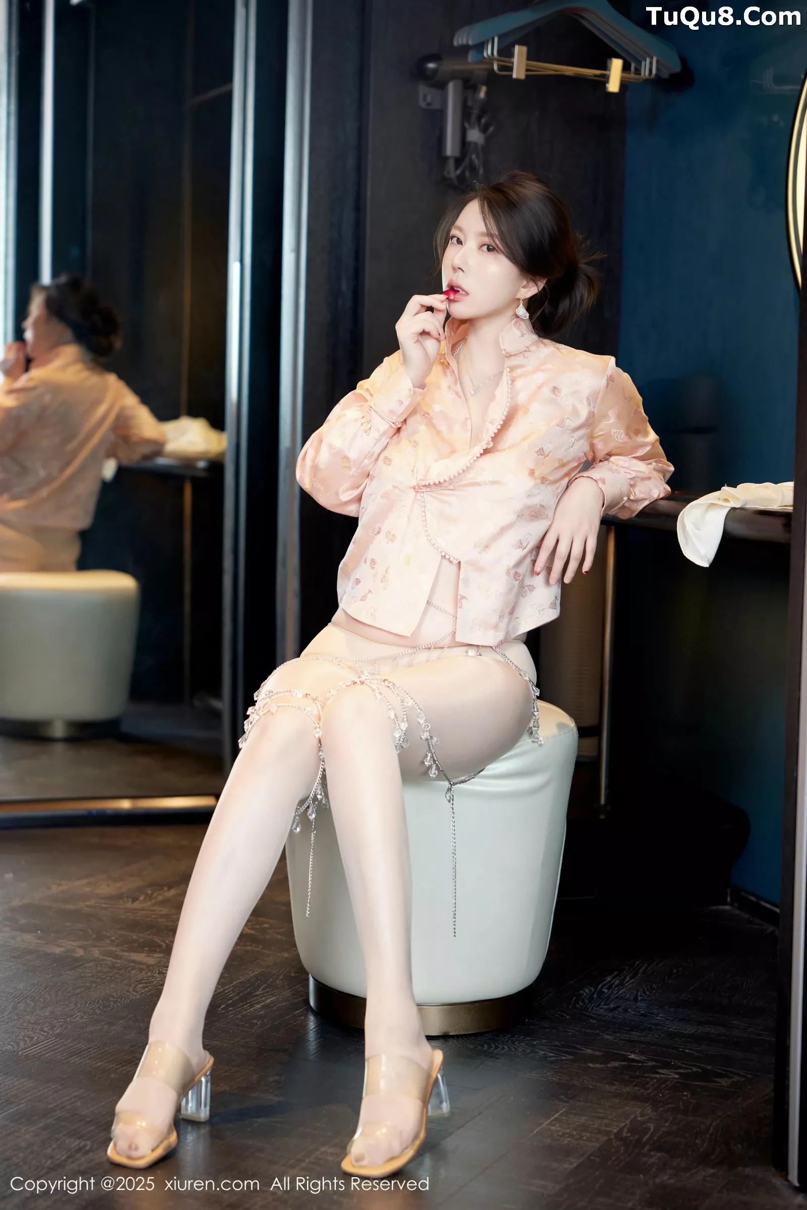 秀人集.com_[XiuRen秀人网]No.10341_模特白茹雪abby性感旗袍服饰露宝石情趣内衣秀火辣身材诱惑写真72P