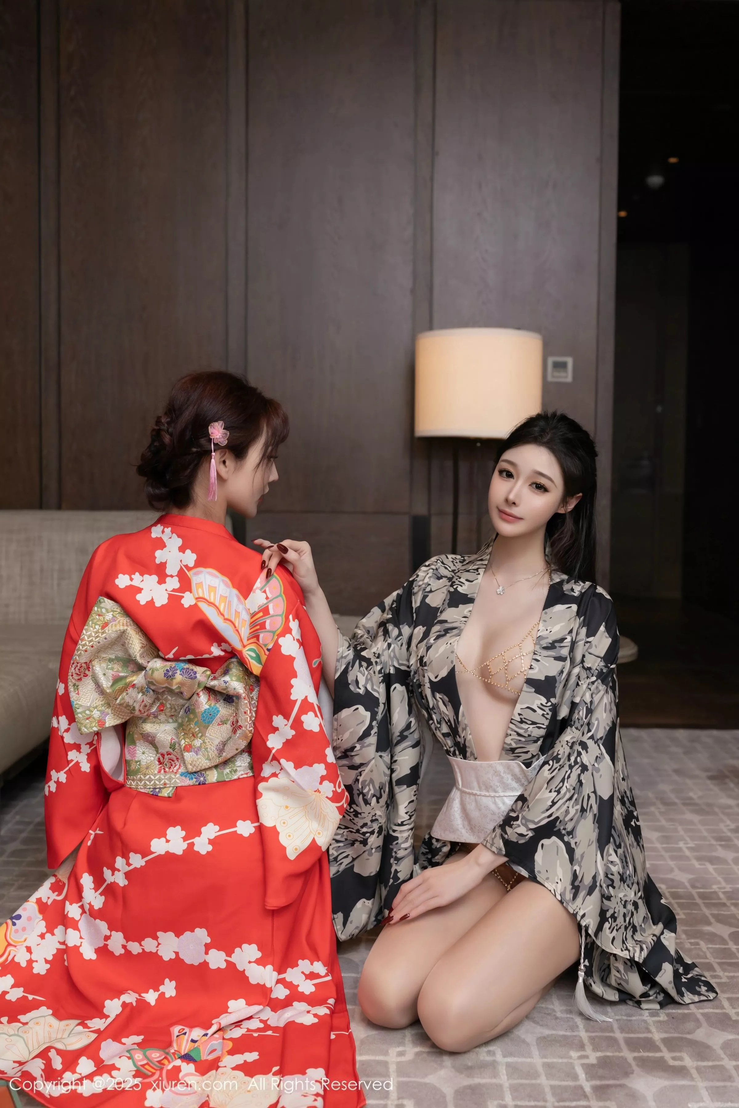 秀人集.com_[XiuRen秀人网]No.10352_模特合集美女小逗逗＆陆萱萱性感姐妹花超薄肉丝私房诱惑写真80P