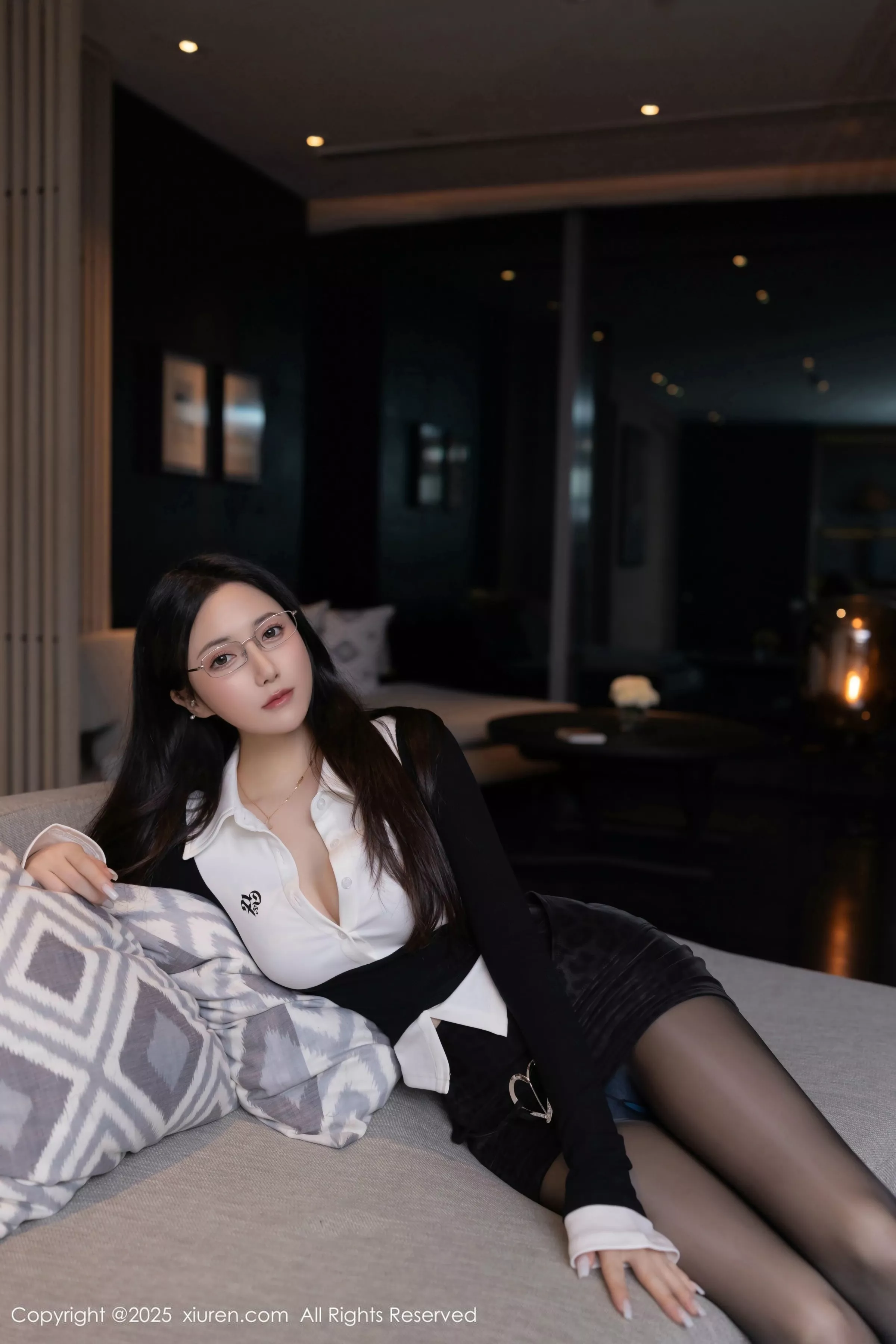 秀人集.com_[XiuRen秀人网]No.10353_模特鱼子酱Fish性感黑色学生服饰配开档黑丝秀曼妙身姿诱惑写真80P