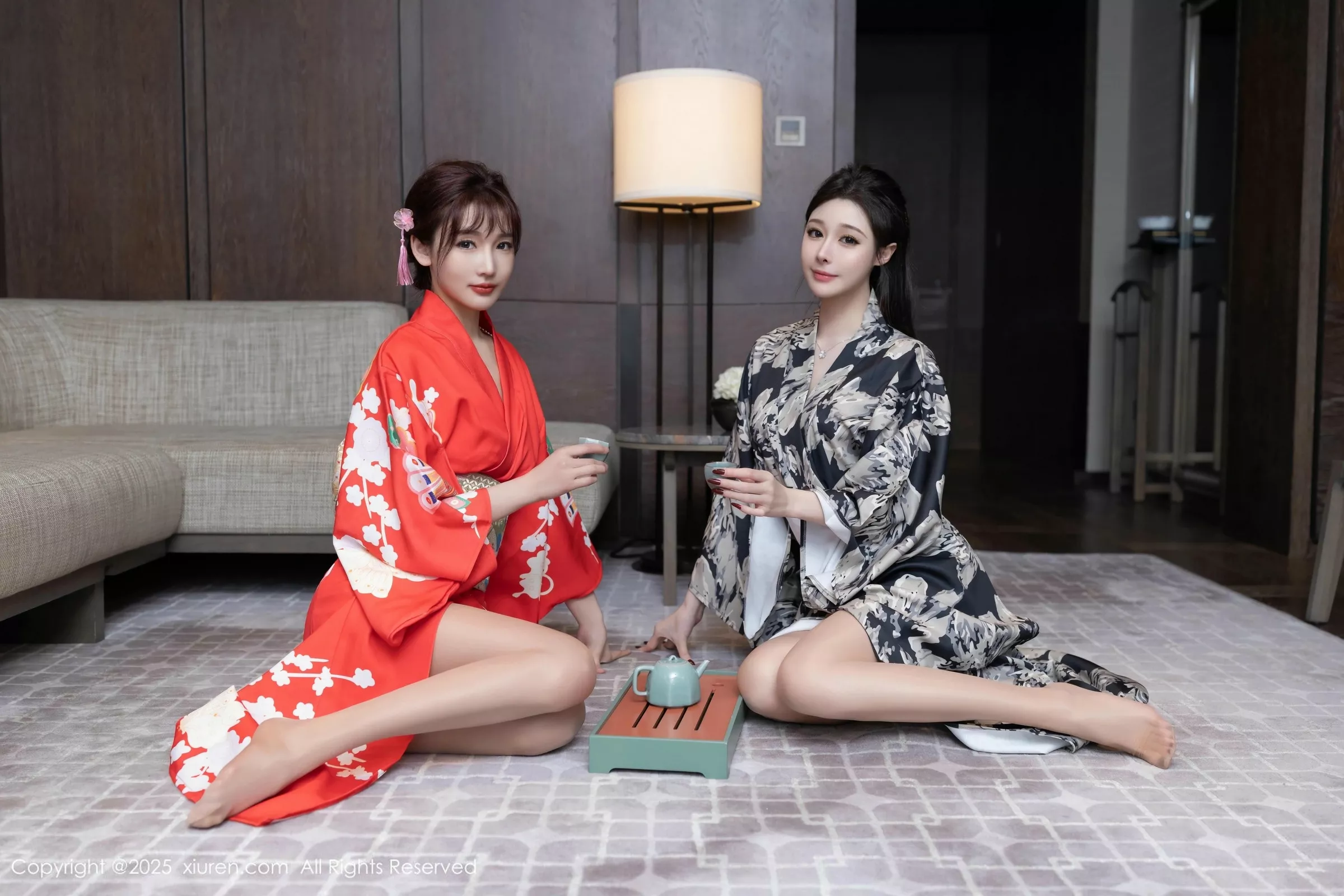 秀人集.com_[XiuRen秀人网]No.10352_模特合集美女小逗逗＆陆萱萱性感姐妹花超薄肉丝私房诱惑写真80P