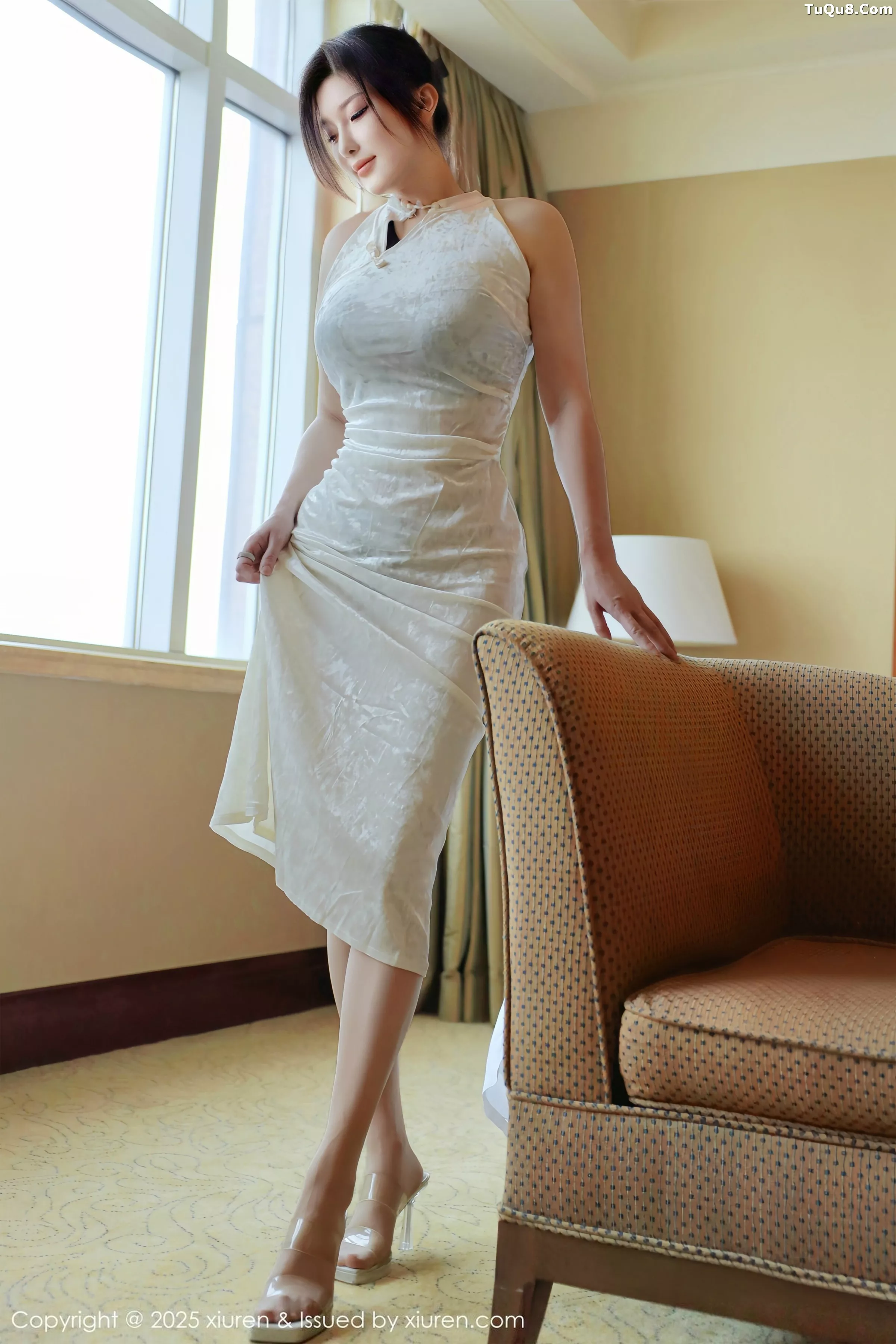 秀人集.com_[XiuRen秀人网]No.10355_模特苏一诺浅色旗袍露黑色蕾丝内衣配超薄肉丝秀美腿诱惑写真77P