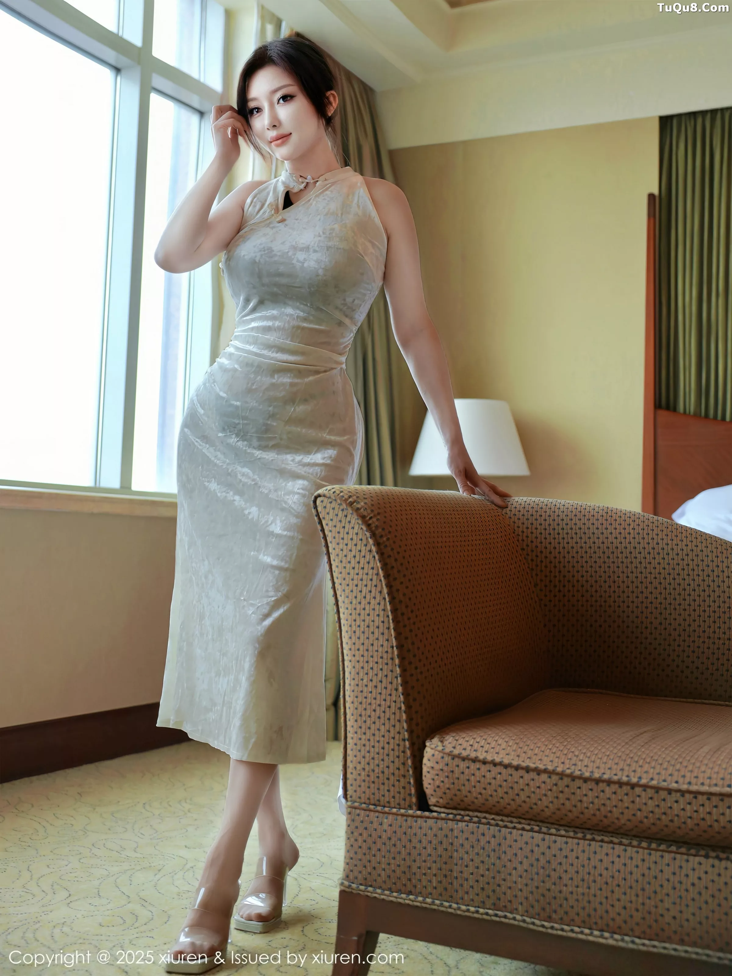 秀人集.com_[XiuRen秀人网]No.10355_模特苏一诺浅色旗袍露黑色蕾丝内衣配超薄肉丝秀美腿诱惑写真77P