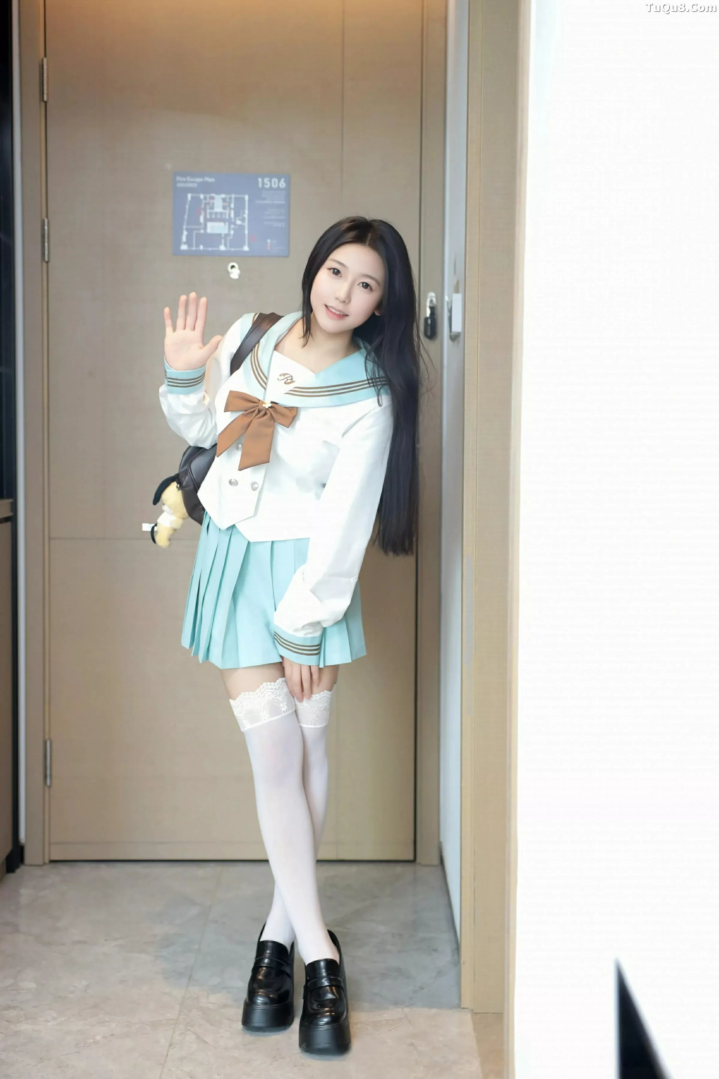 秀人集.com_[XiuRen秀人网]No.10379_新人模特林嘉馨性感JK制服露白色内衣配白丝袜秀丰腴身材诱惑写真93P