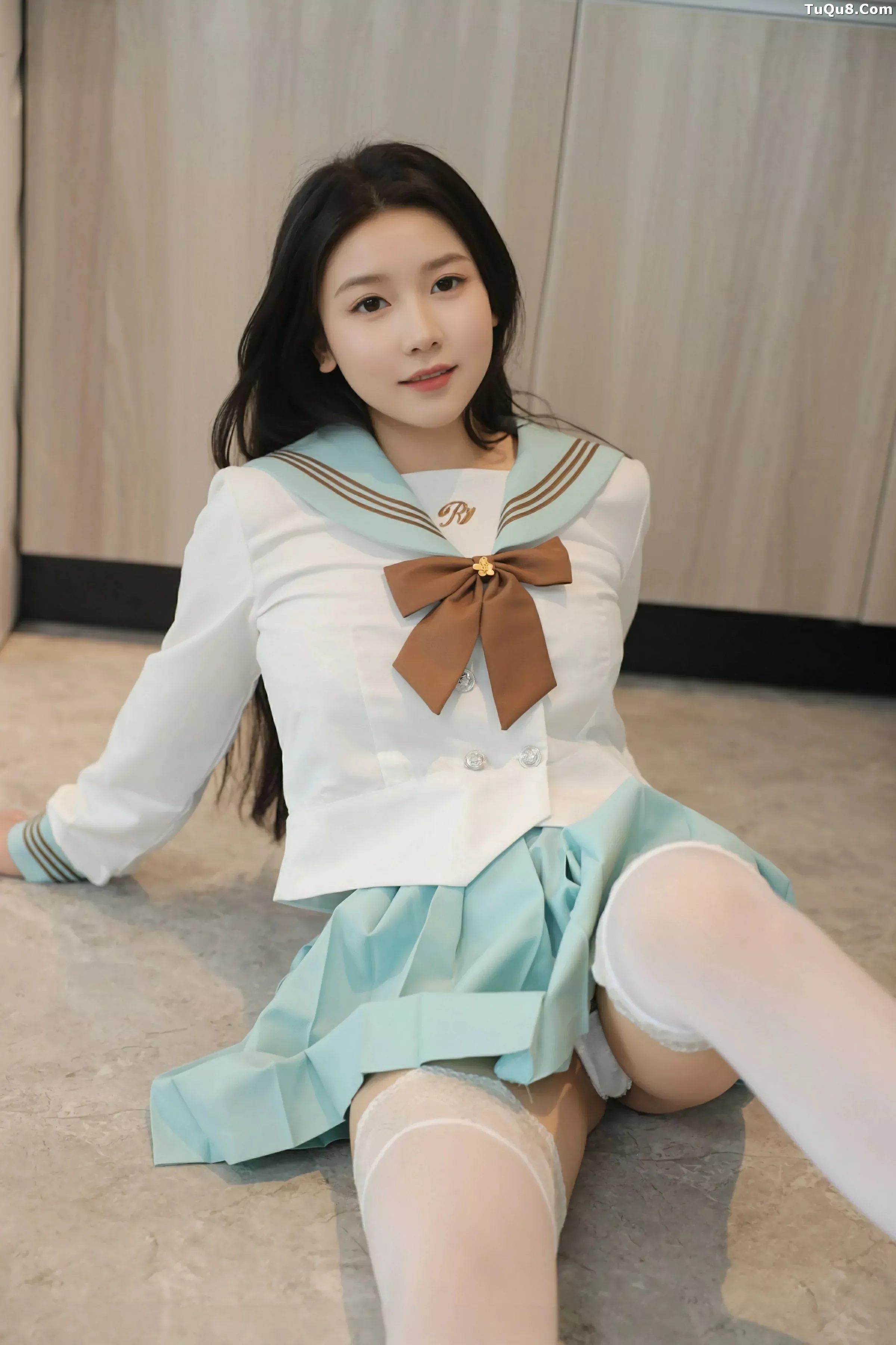 秀人集.com_[XiuRen秀人网]No.10379_新人模特林嘉馨性感JK制服露白色内衣配白丝袜秀丰腴身材诱惑写真93P