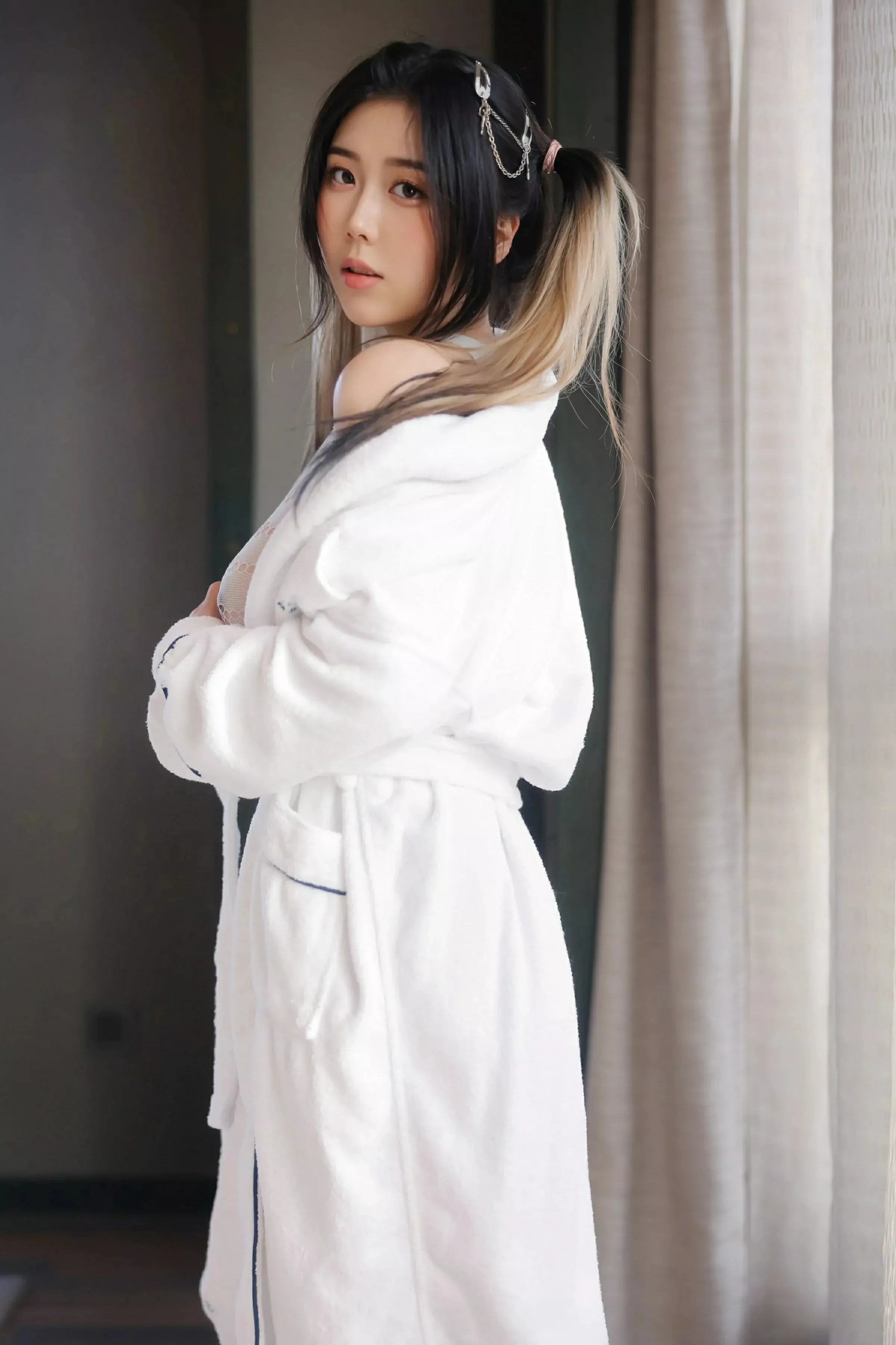 秀人集.com_[XiuRen秀人网]No.10394_模特诺诺Hsu性感缕空情趣内衣配灰色丝袜秀丰腴身材诱惑写真54P